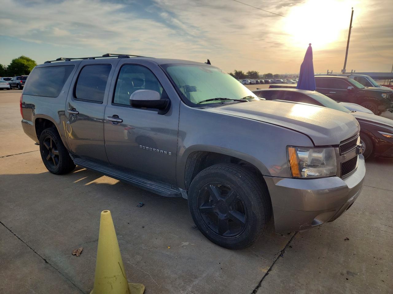 2009 Chevrolet Suburban C1500 Lt Gray vin: 1GNFC26039J123519