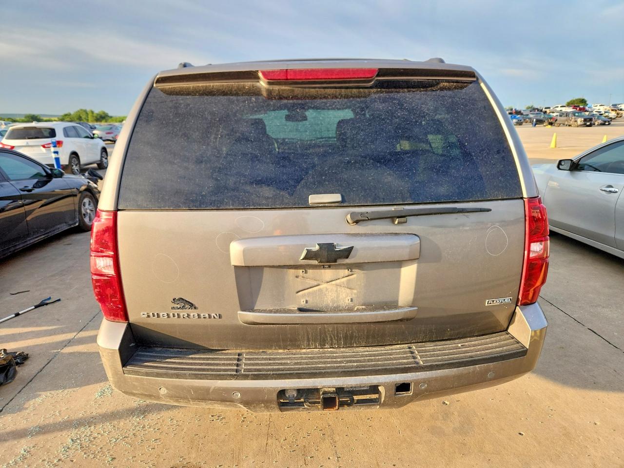 2009 Chevrolet Suburban C1500 Lt Gray vin: 1GNFC26039J123519