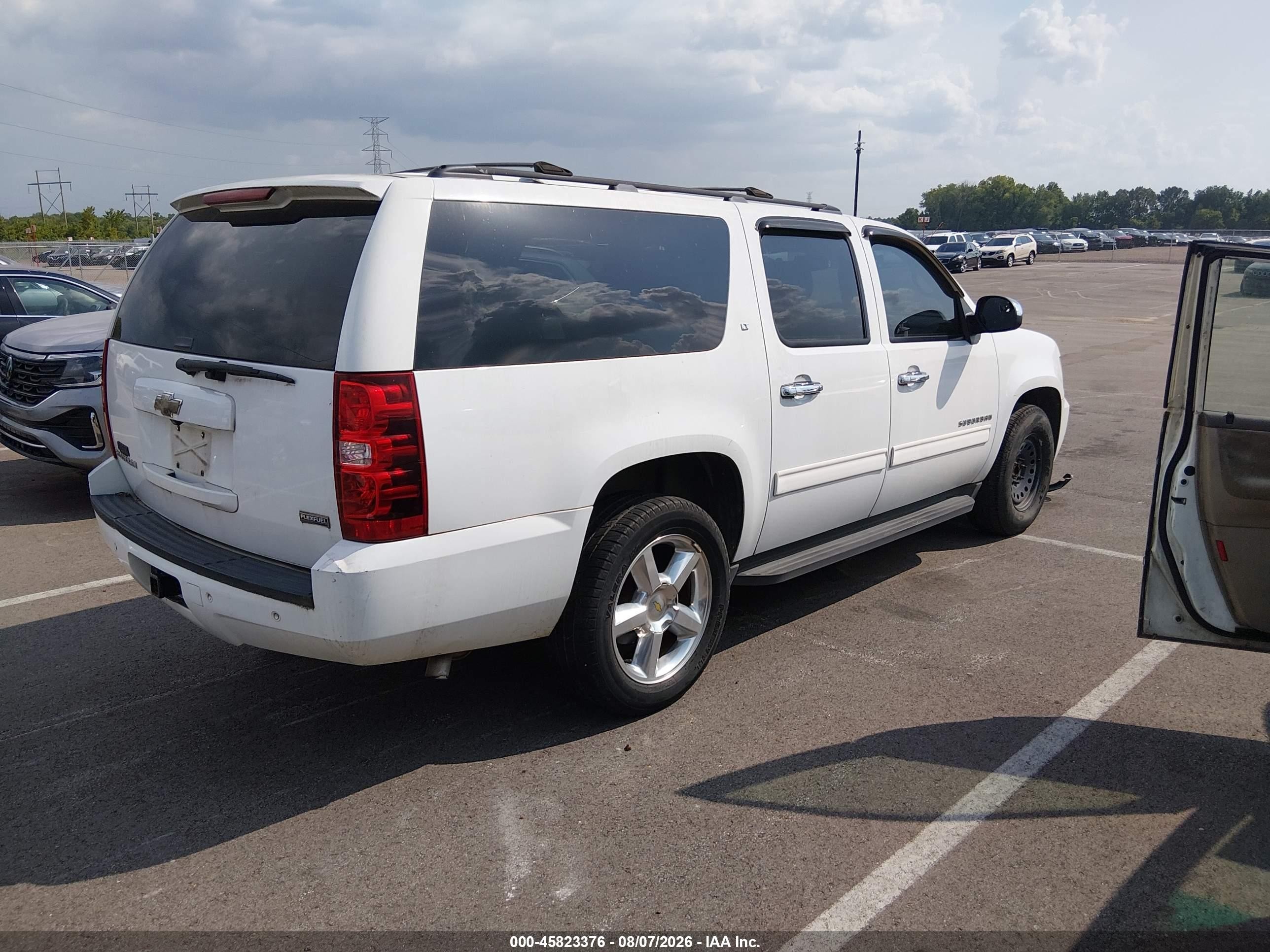 2009 Chevrolet Suburban 1500 Lt2 White vin: 1GNFC26039R300698