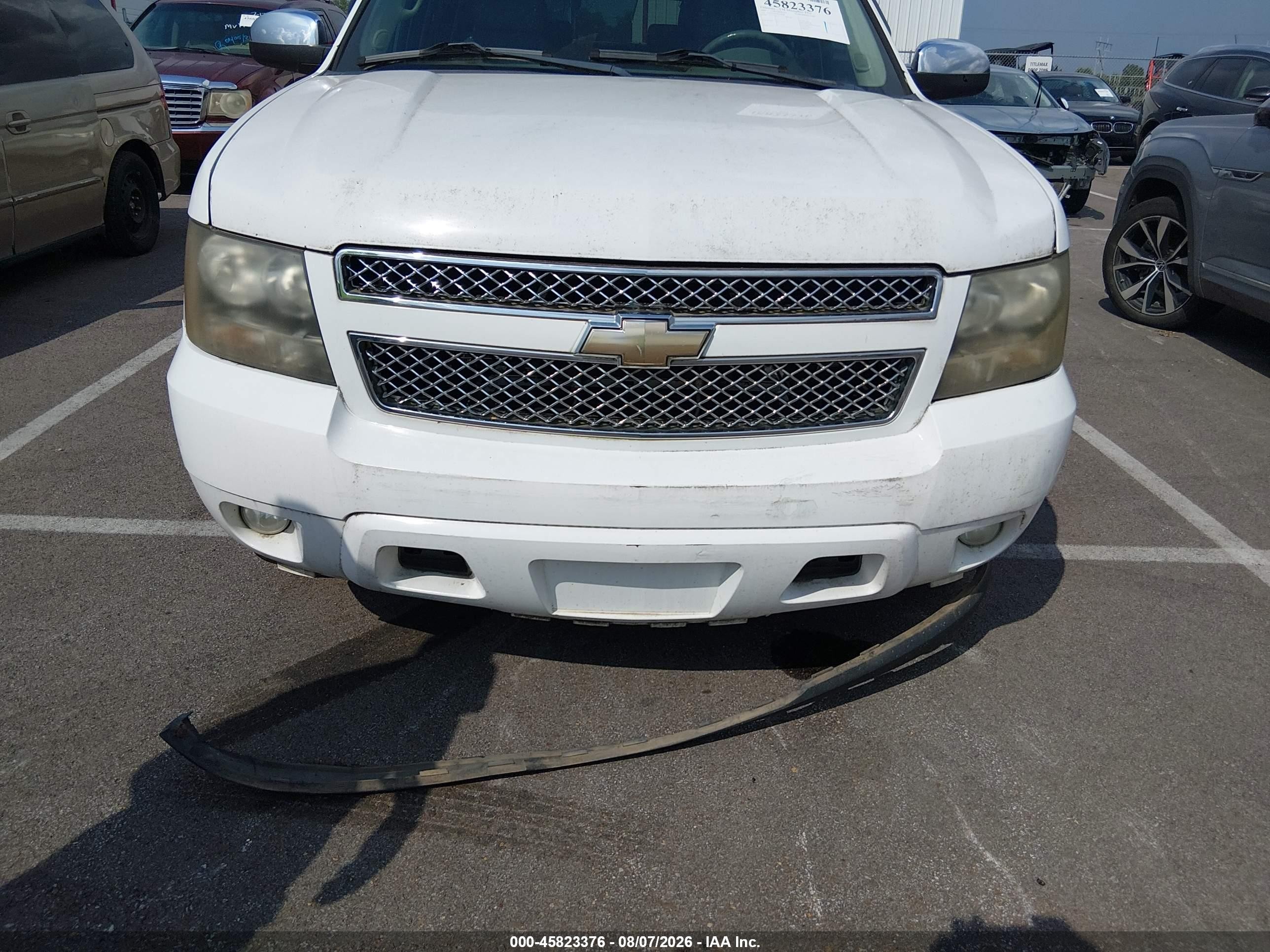 2009 Chevrolet Suburban 1500 Lt2 White vin: 1GNFC26039R300698