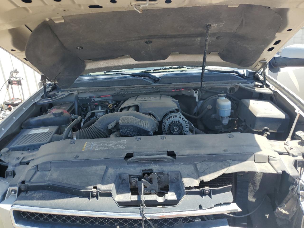 2009 Chevrolet Suburban C1500 Lt Tan vin: 1GNFC26J29J105876 Damage: Core Support, Broken, Replacement Required