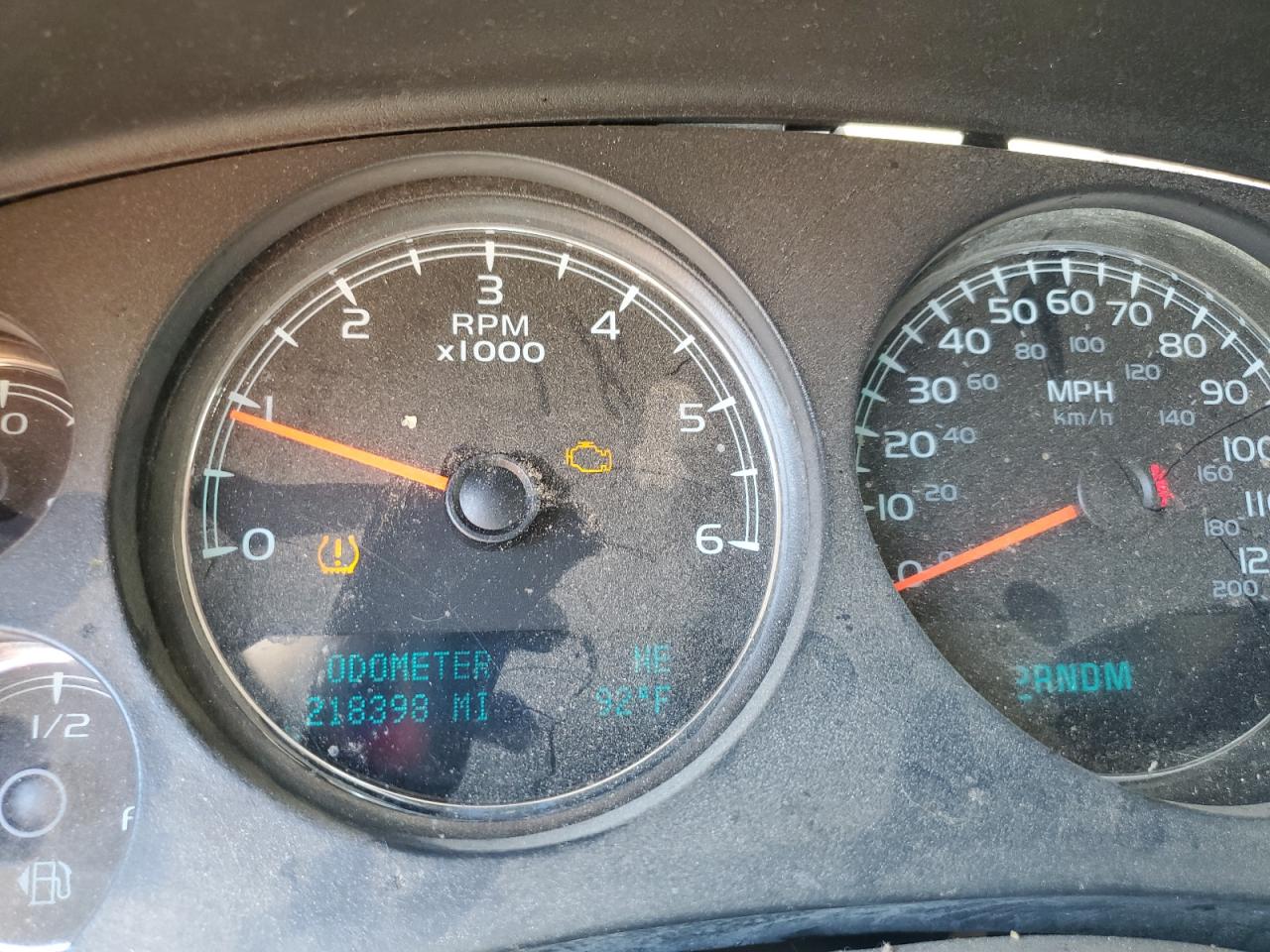 2009 Chevrolet Suburban C1500 Lt Tan vin: 1GNFC26J29J105876 Damage: Warning Light - Engine, On, Unacceptable