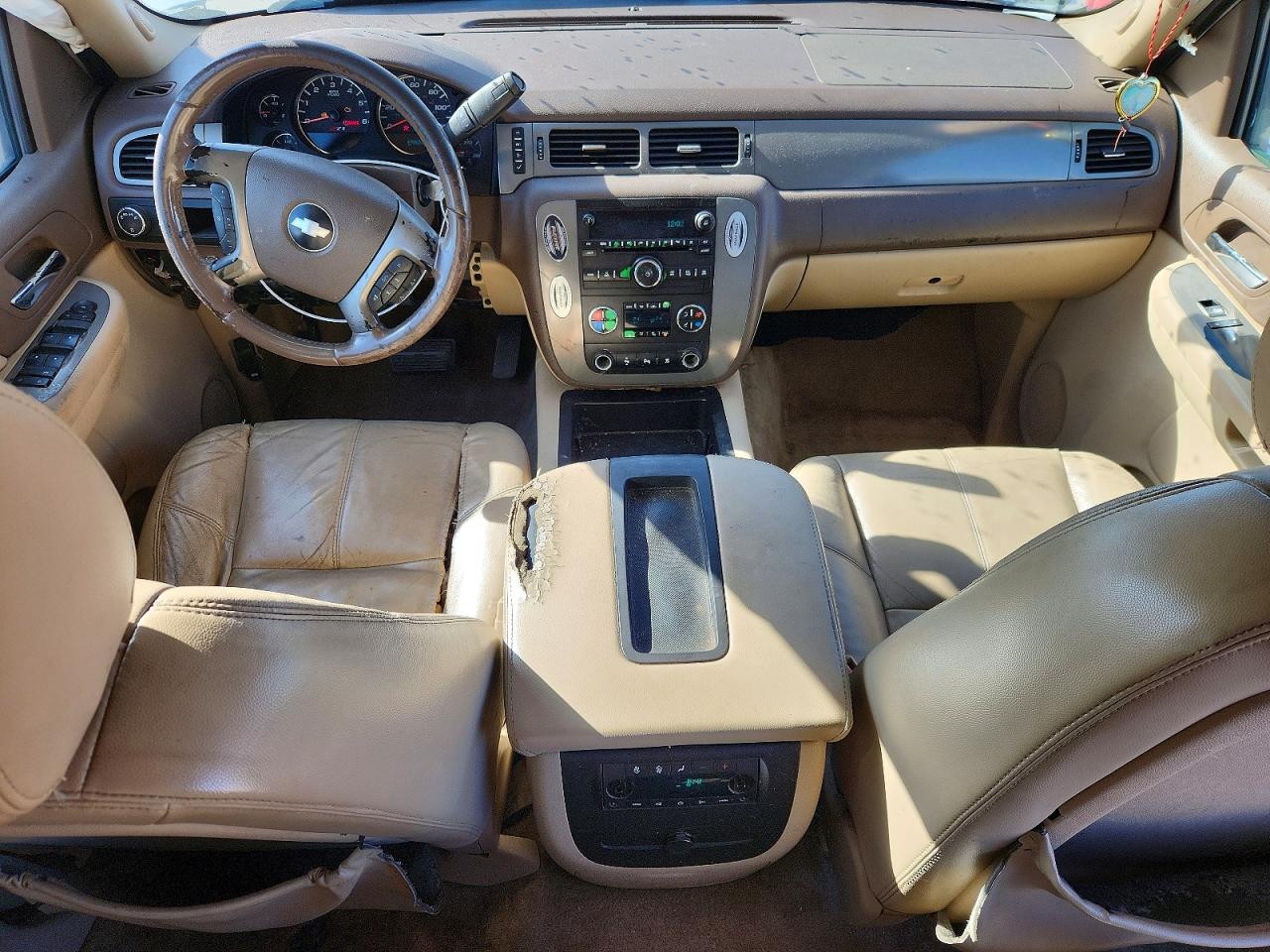 2009 Chevrolet Suburban C1500 Lt White vin: 1GNFC26J89R165405