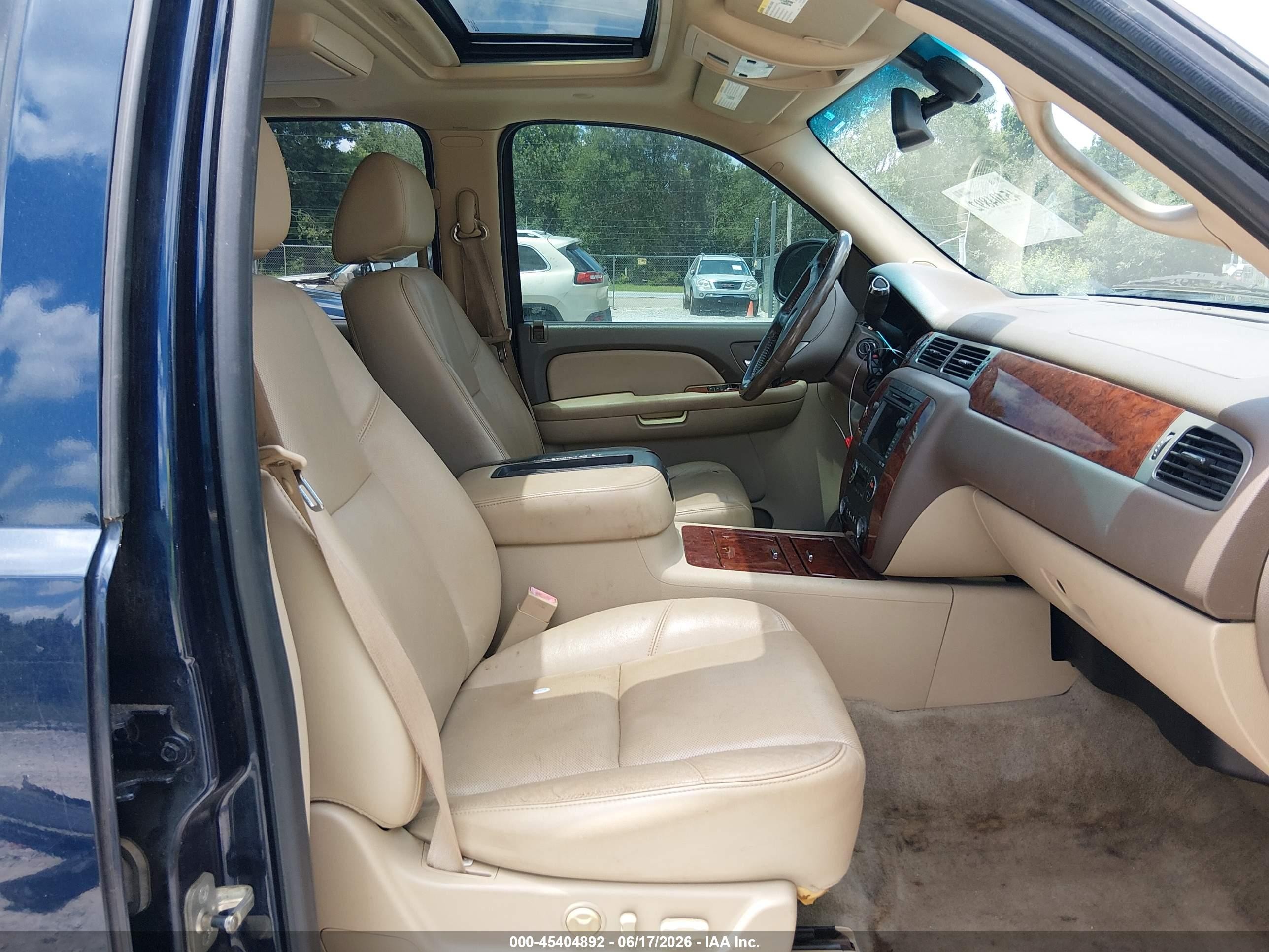 2009 Chevrolet Tahoe Ltz Черный vin: 1GNFC33049R288412