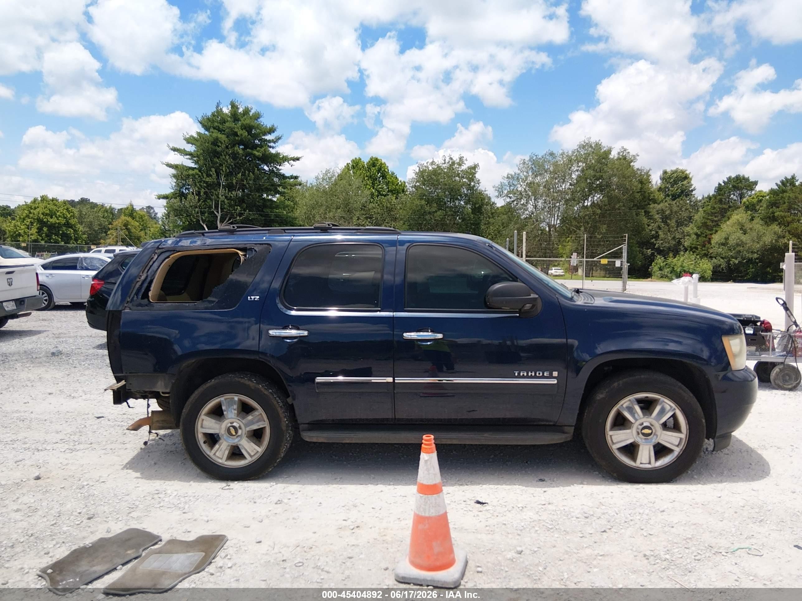 2009 Chevrolet Tahoe Ltz Черный vin: 1GNFC33049R288412