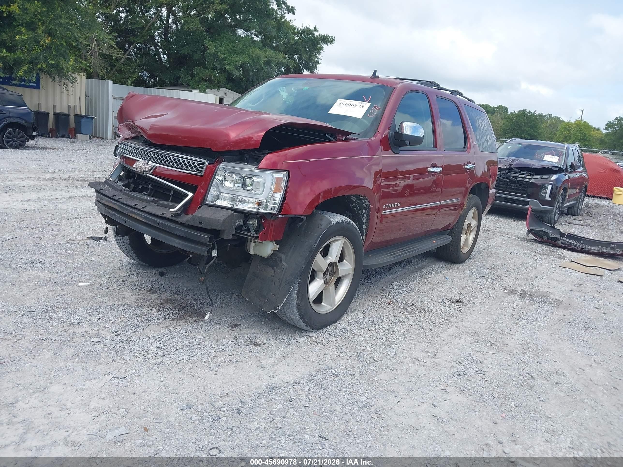 2009 Chevrolet Tahoe Ltz Красный vin: 1GNFC33059R200662