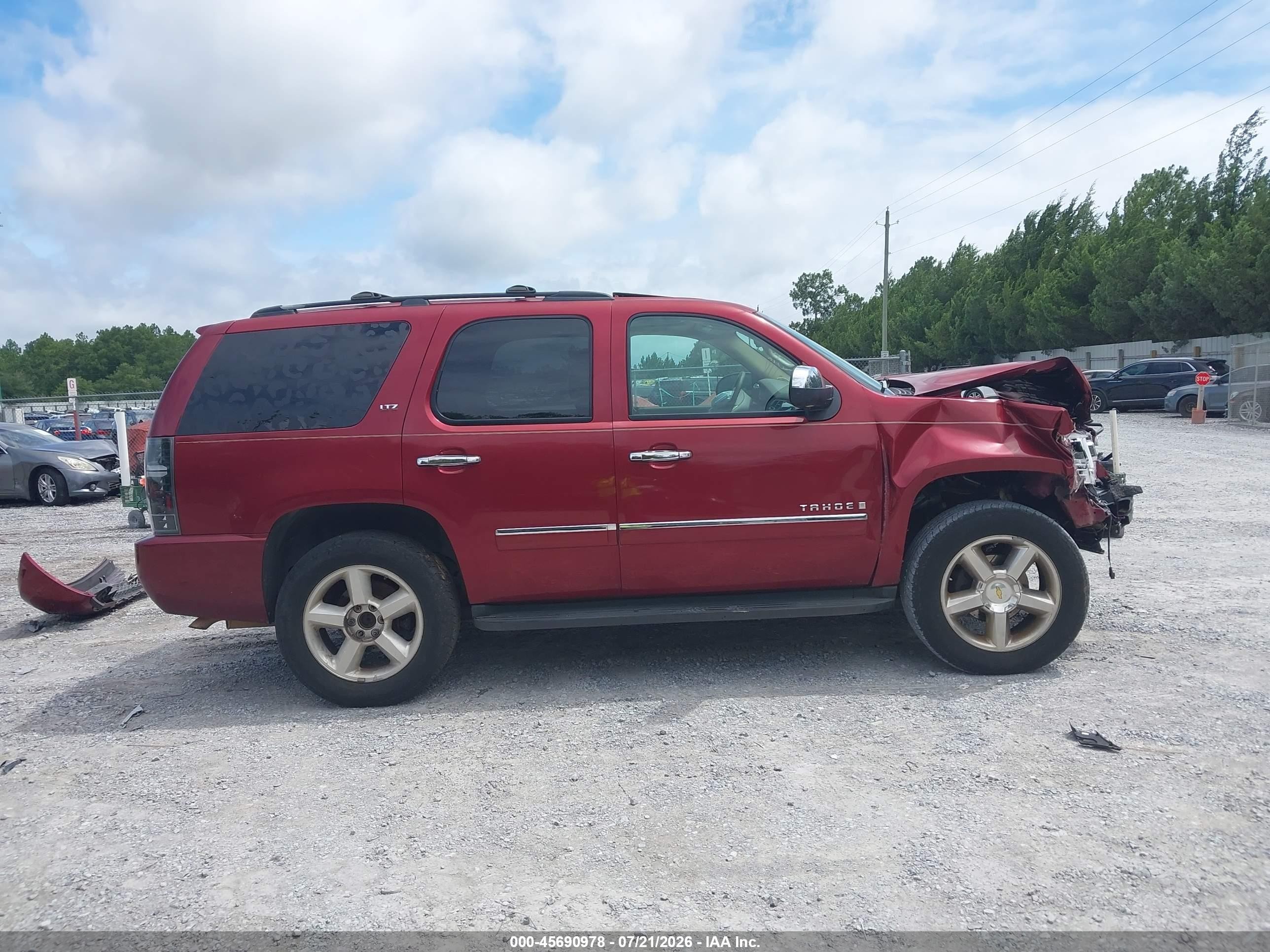 2009 Chevrolet Tahoe Ltz Красный vin: 1GNFC33059R200662