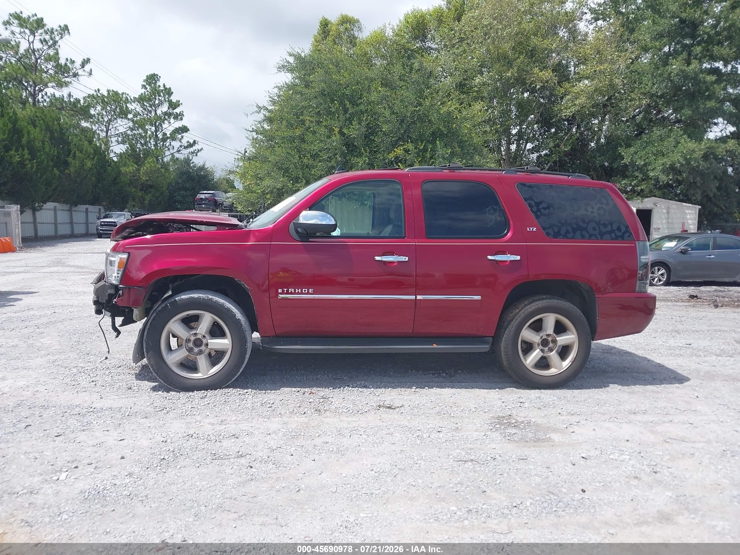 2009 Chevrolet Tahoe Ltz Красный vin: 1GNFC33059R200662