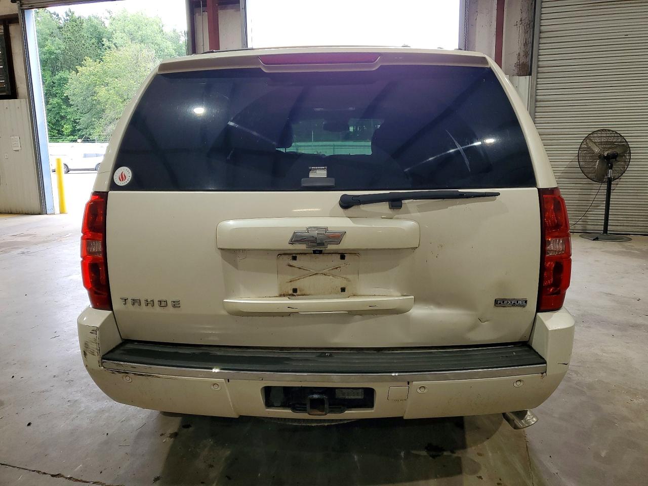2009 Chevrolet Tahoe C1500 Ltz White vin: 1GNFC33059R276933