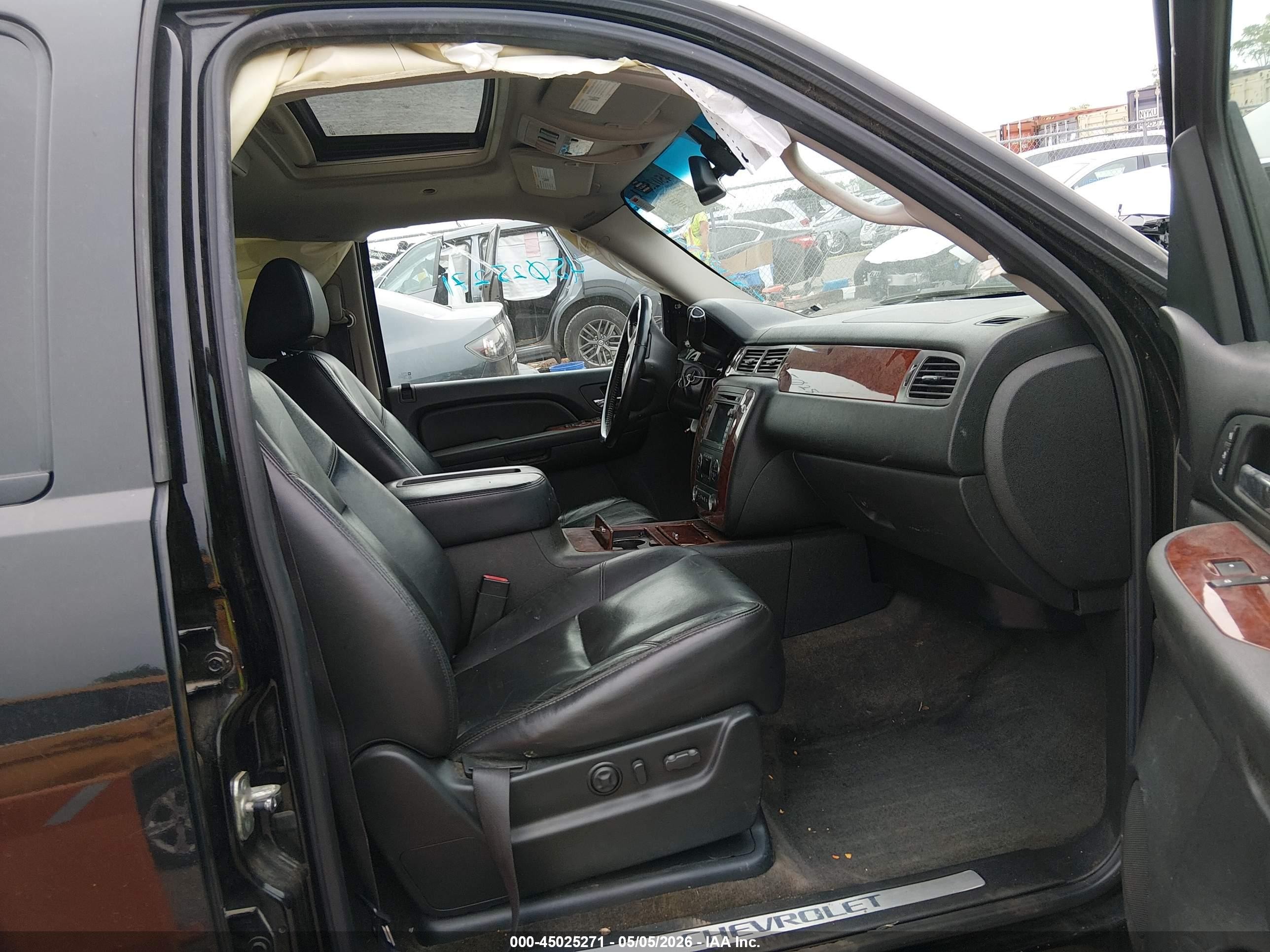 2009 Chevrolet Tahoe Ltz Black vin: 1GNFC33069R186772
