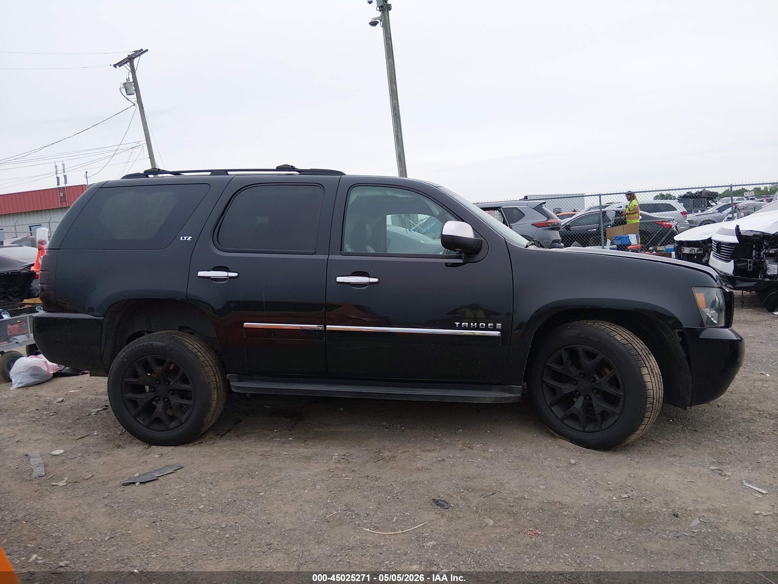 2009 Chevrolet Tahoe Ltz Black vin: 1GNFC33069R186772