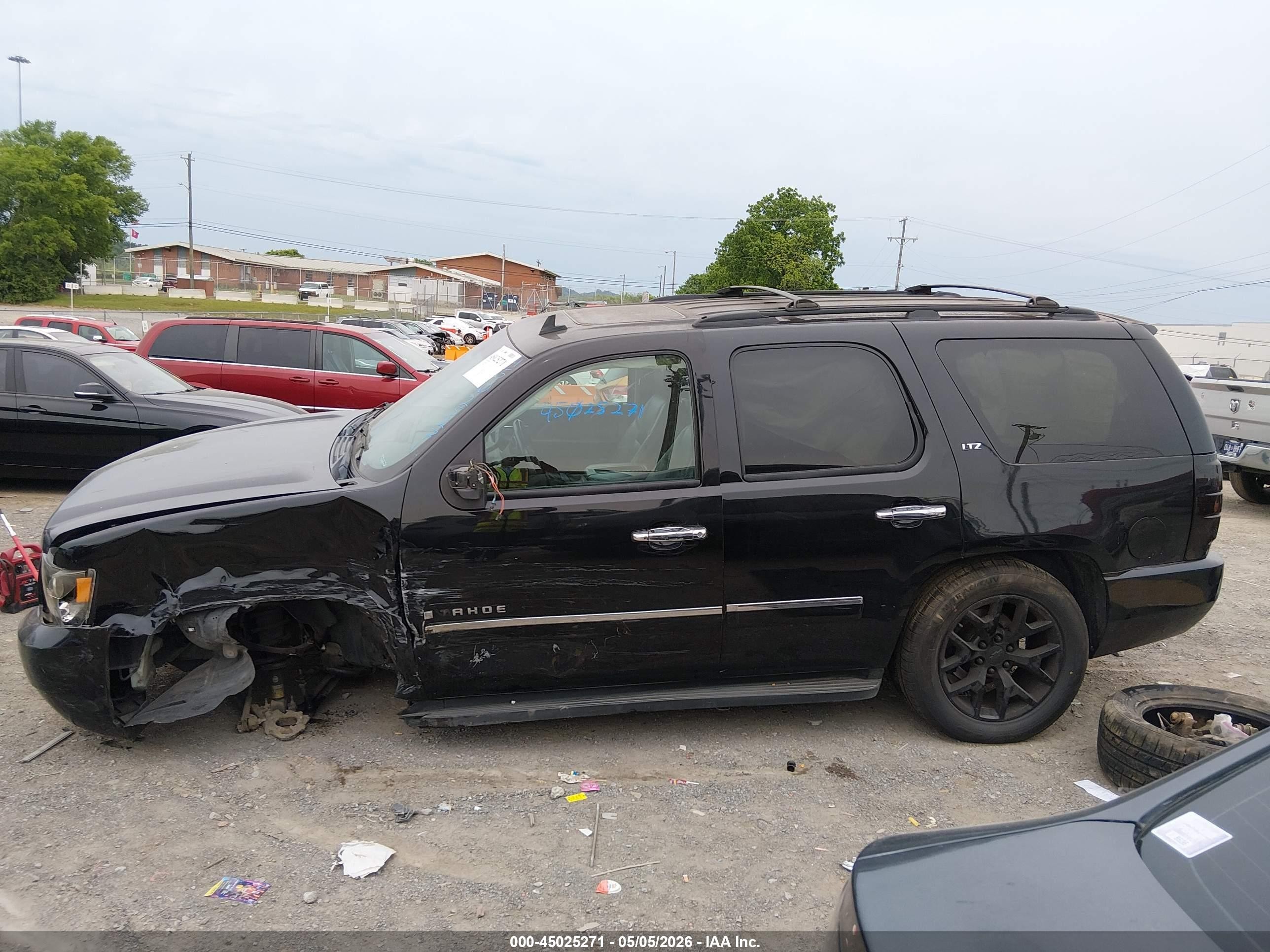2009 Chevrolet Tahoe Ltz Black vin: 1GNFC33069R186772