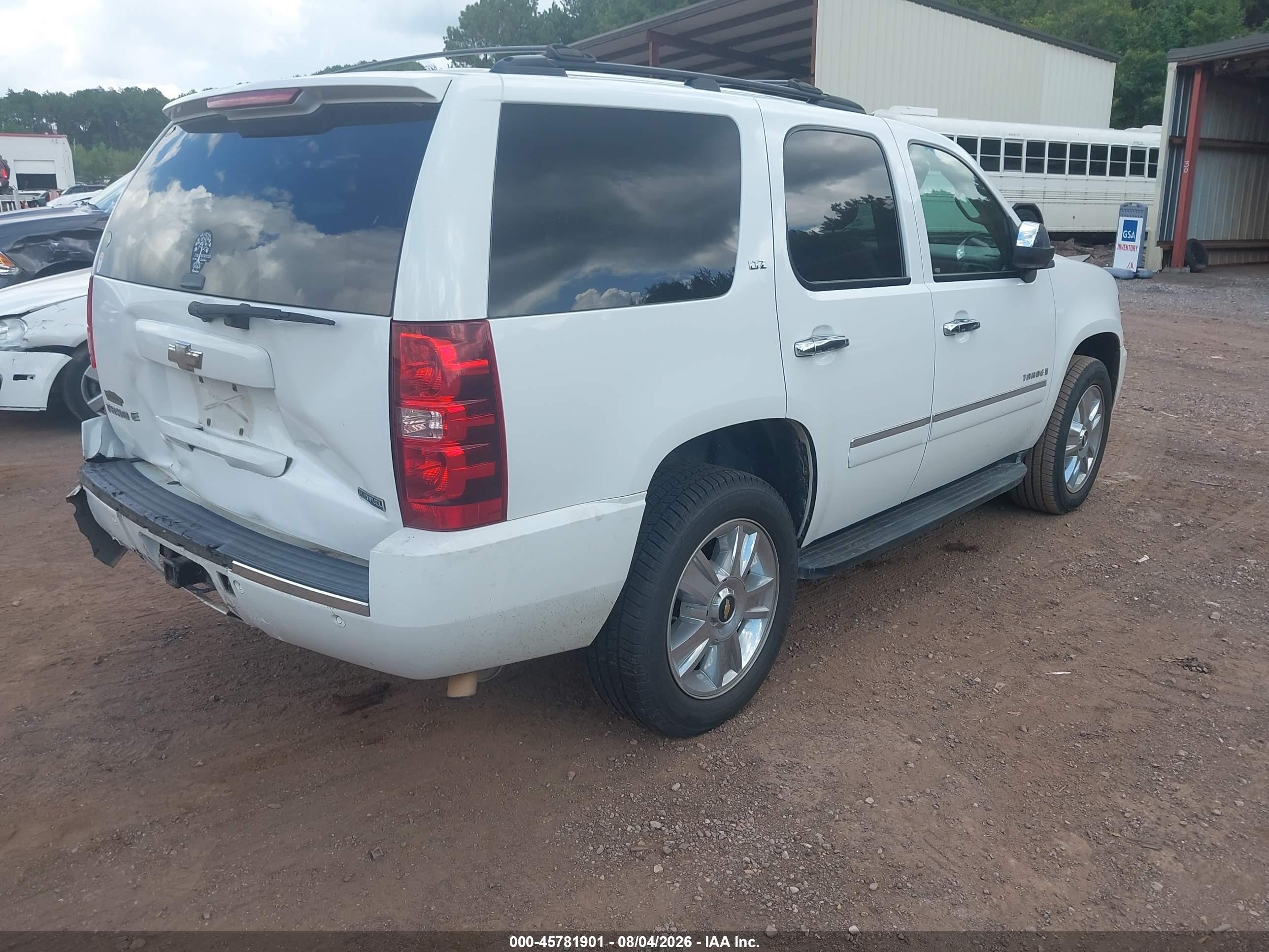 2009 Chevrolet Tahoe Ltz White vin: 1GNFC33079R282720