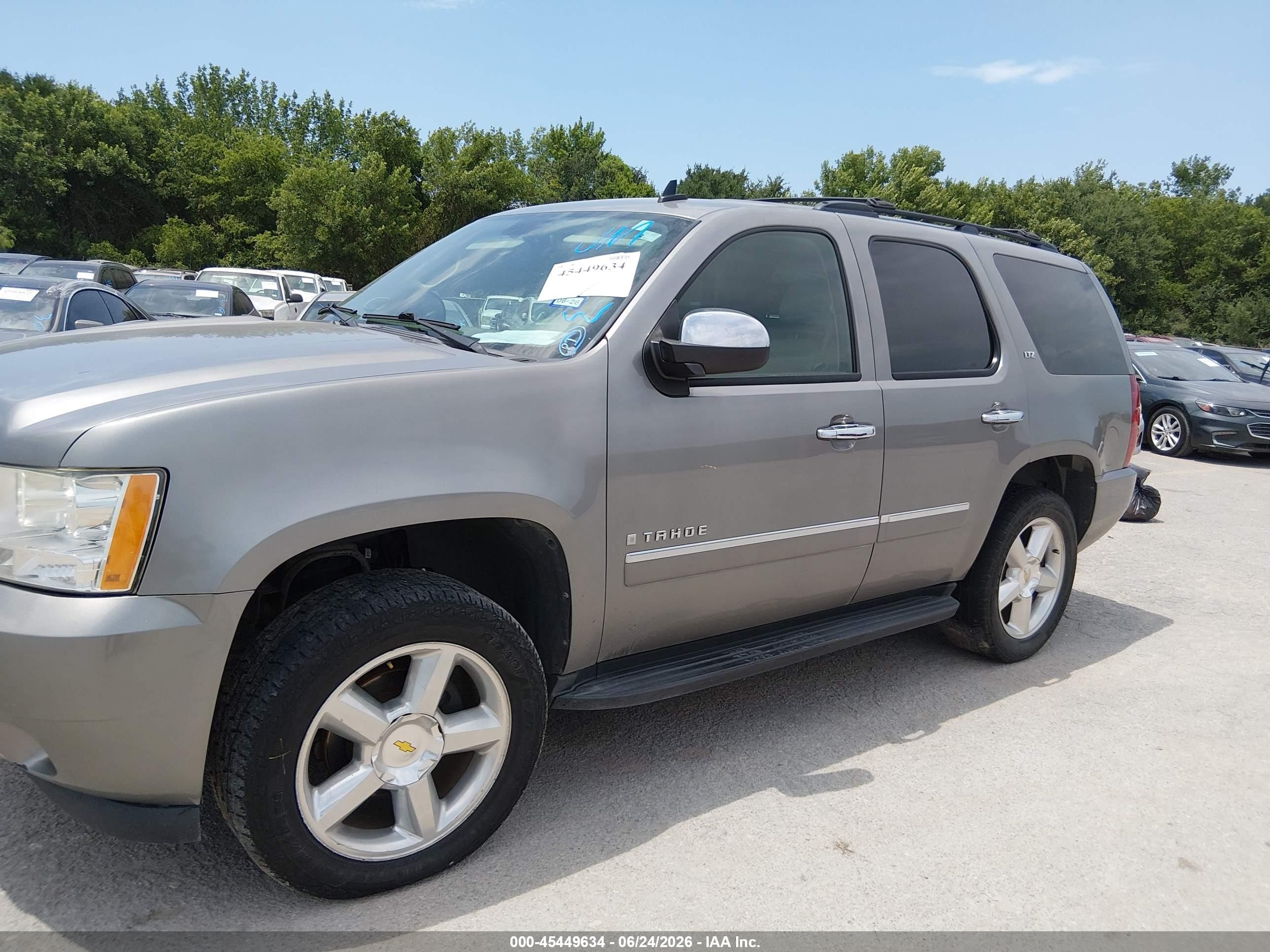2009 Chevrolet Tahoe Ltz Brown vin: 1GNFC33089R172890