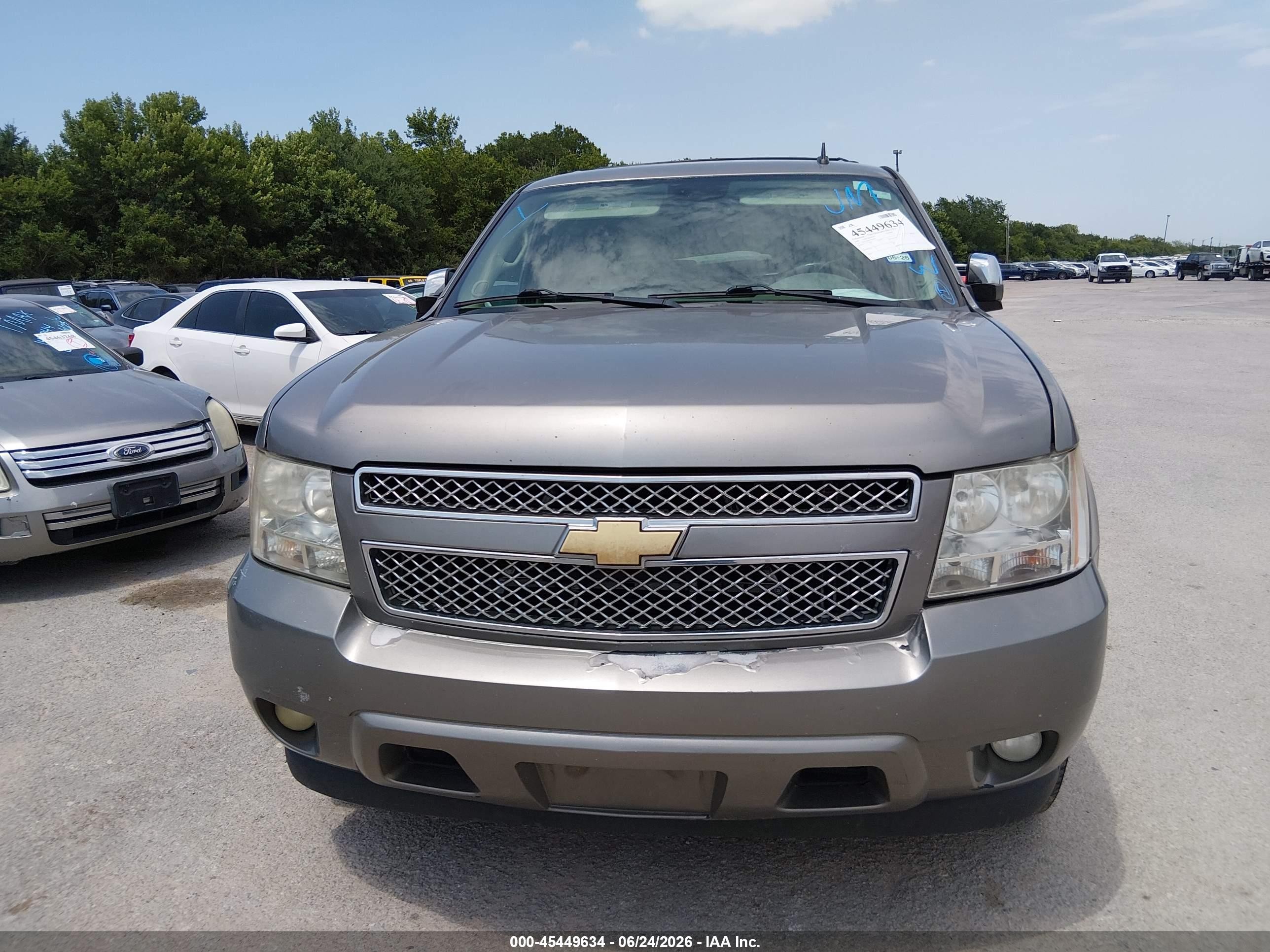 2009 Chevrolet Tahoe Ltz Brown vin: 1GNFC33089R172890