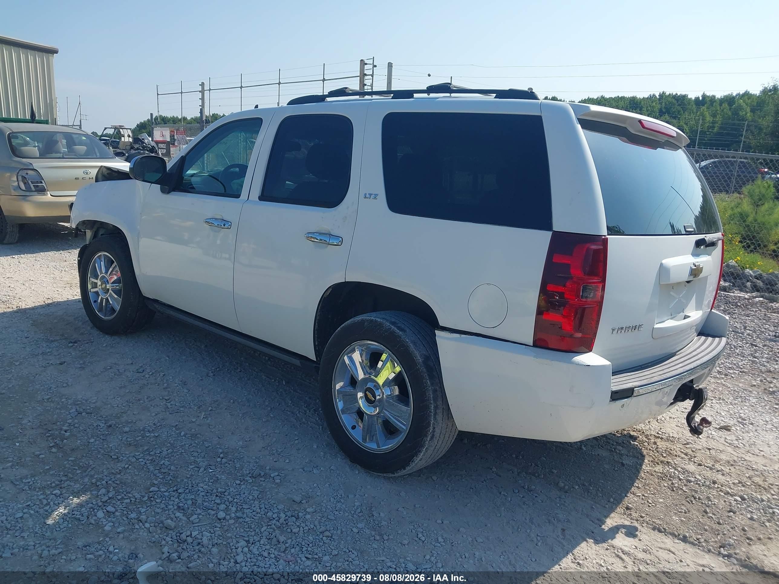 2009 Chevrolet Tahoe Ltz Белый vin: 1GNFC33J19R291065