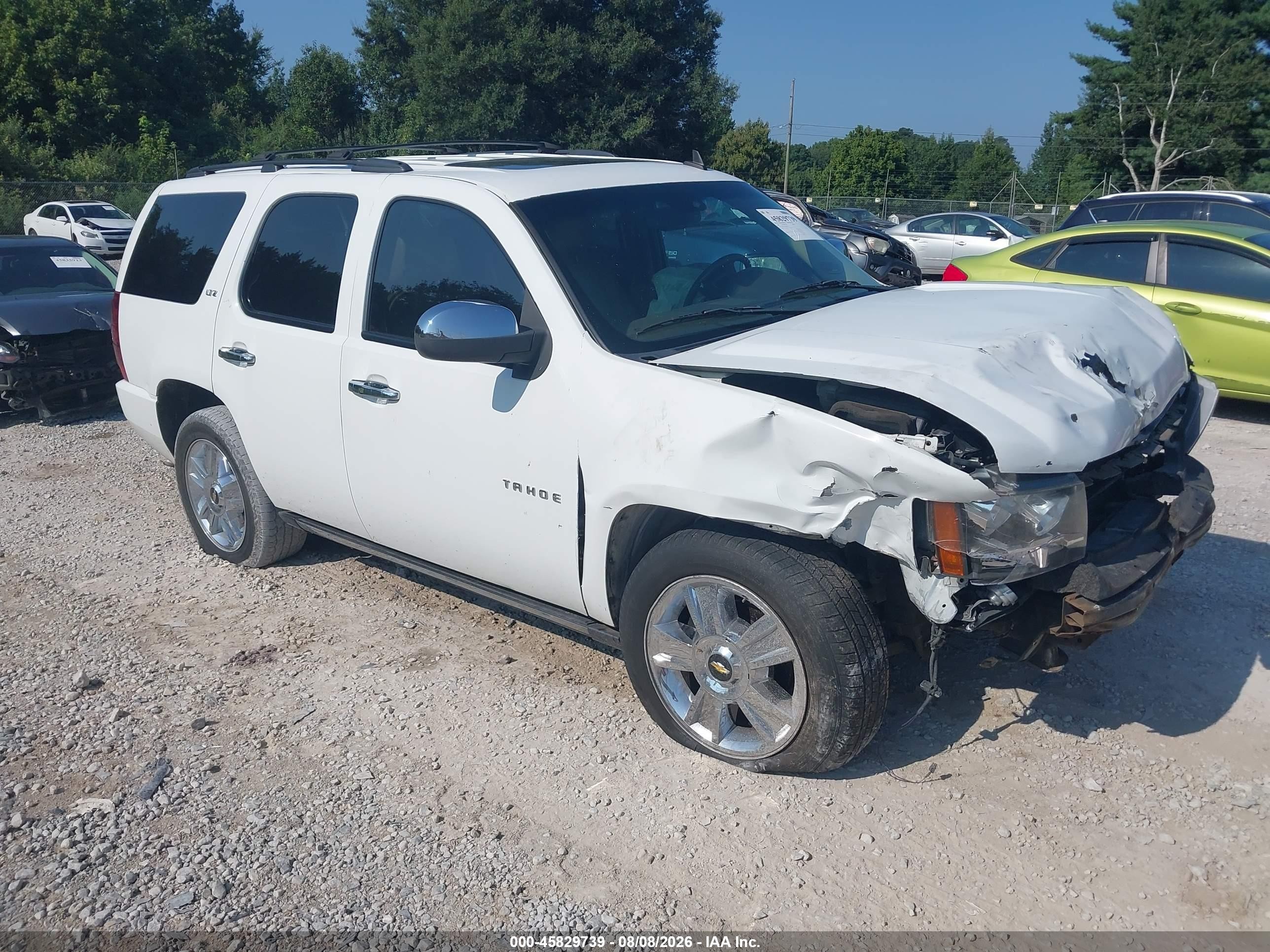 2009 Chevrolet Tahoe Ltz Белый vin: 1GNFC33J19R291065