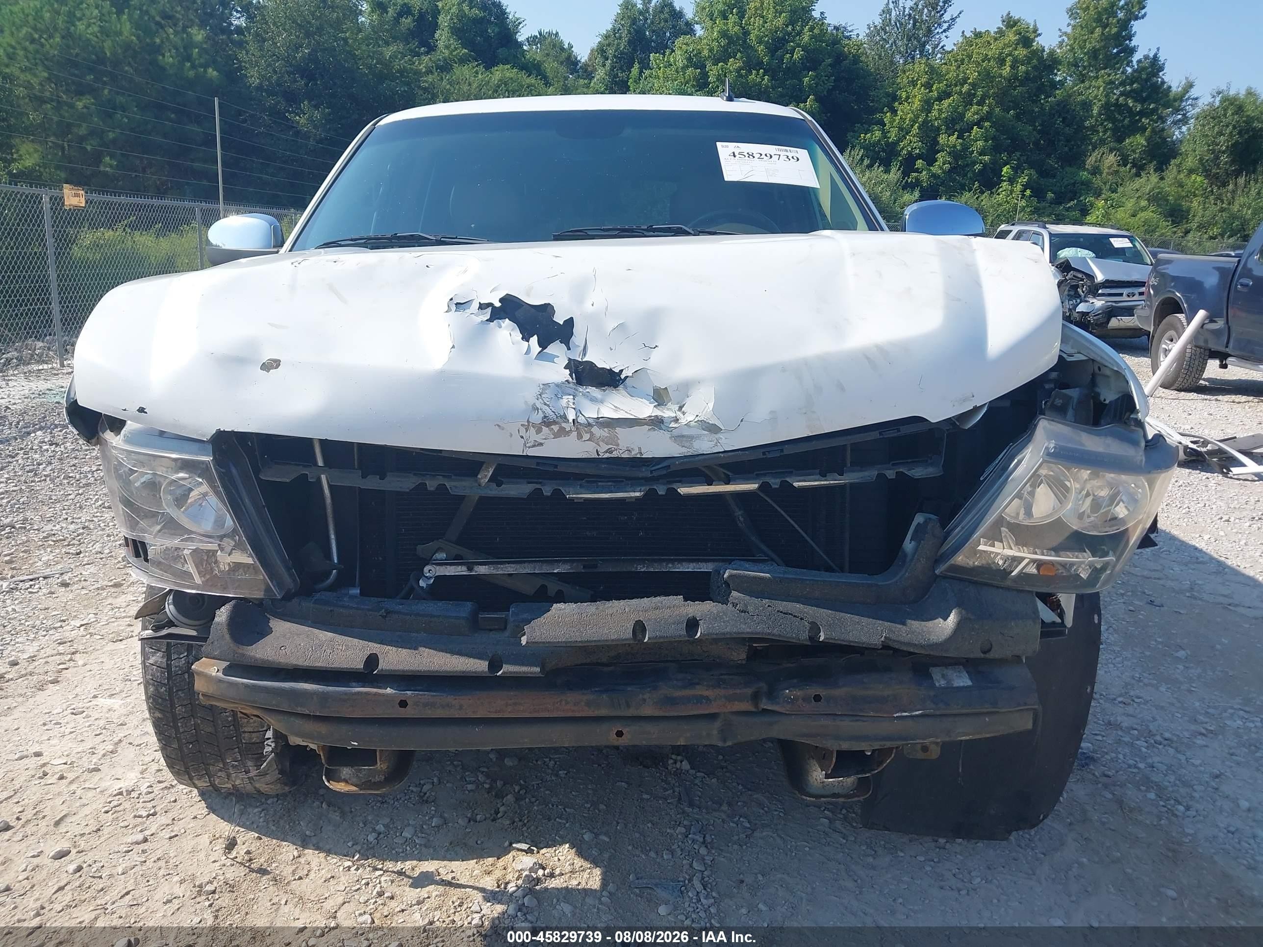 2009 Chevrolet Tahoe Ltz Белый vin: 1GNFC33J19R291065