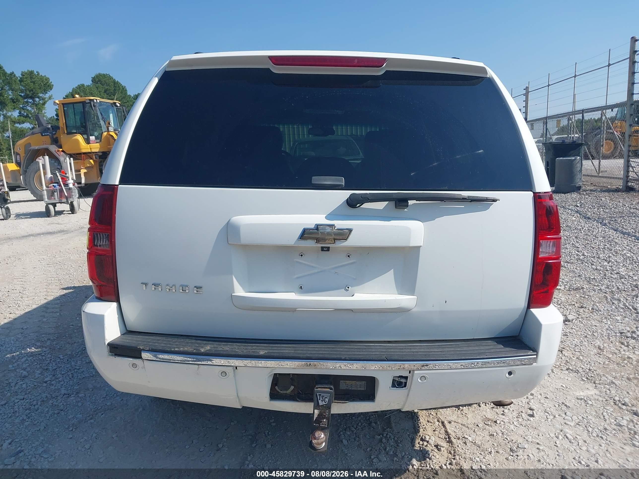 2009 Chevrolet Tahoe Ltz Белый vin: 1GNFC33J19R291065