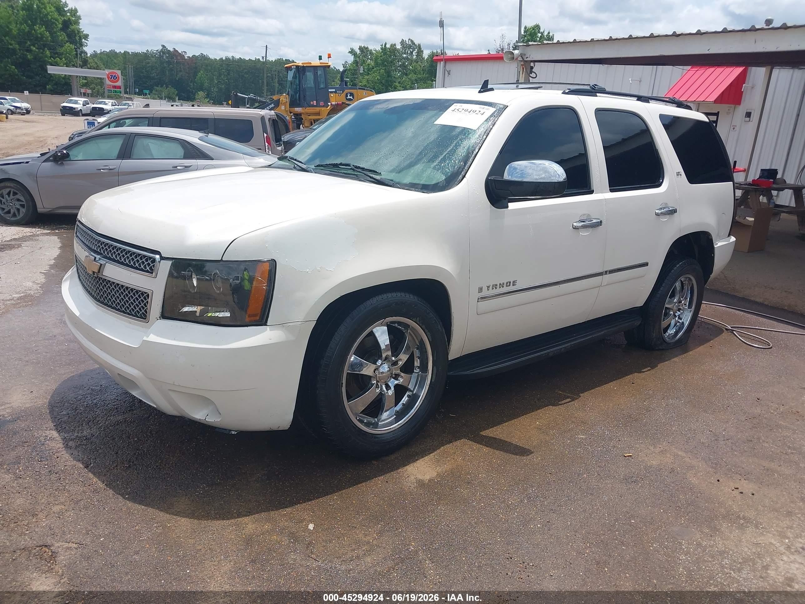 2009 Chevrolet Tahoe Ltz White vin: 1GNFC33J79R172355