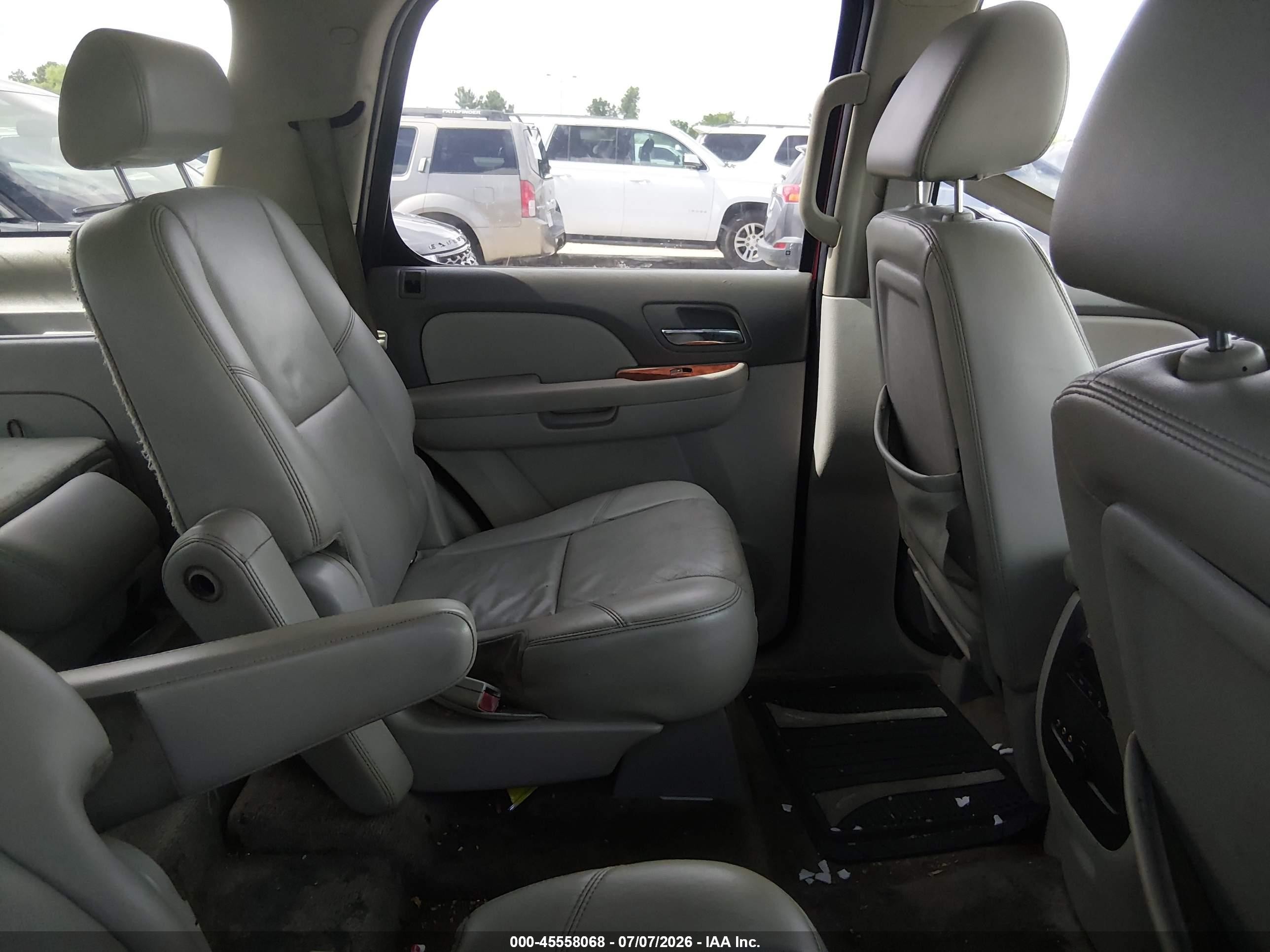 2009 Chevrolet Tahoe Ltz Red vin: 1GNFC33J99R301051