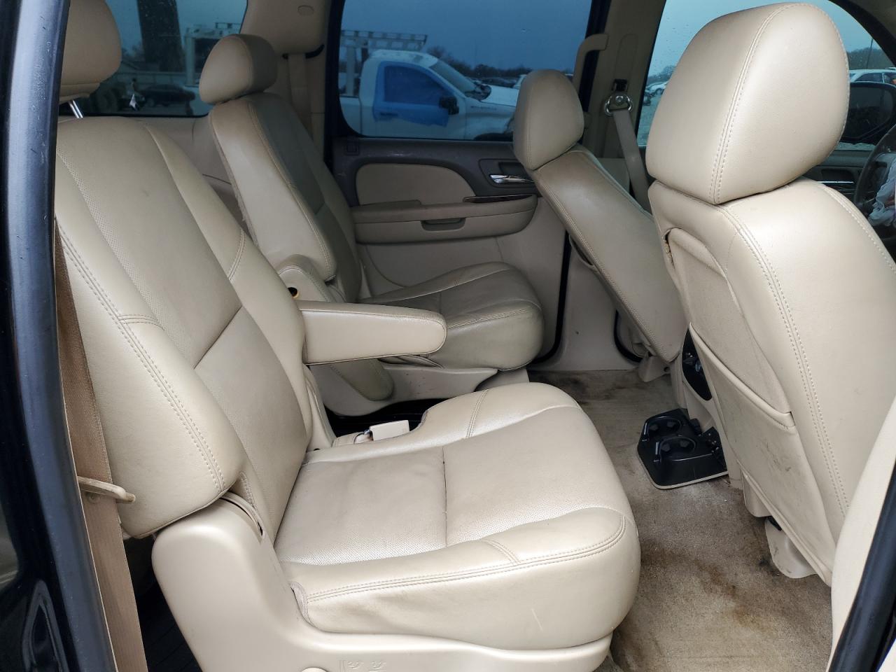 2009 Chevrolet Suburban C1500 Ltz Черный vin: 1GNFC36019R276892