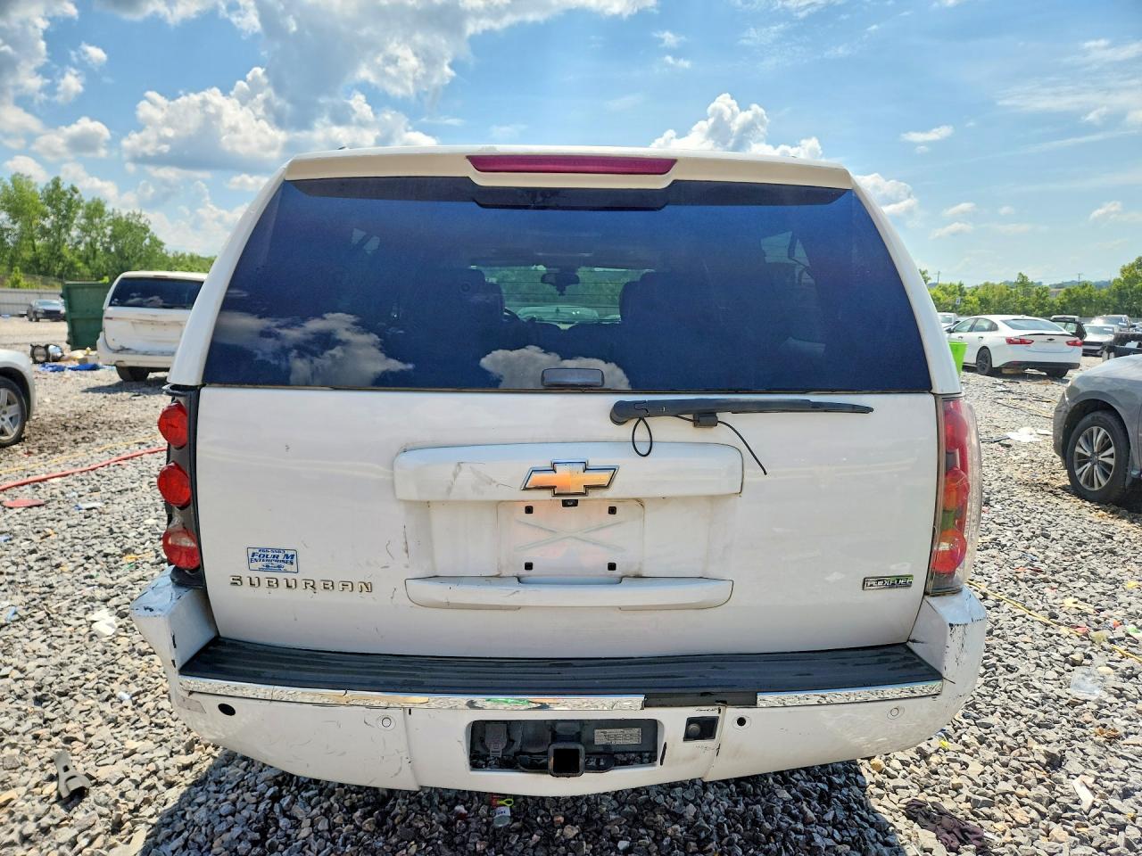 2009 Chevrolet Suburban C1500 Ltz Белый vin: 1GNFC36029J109956