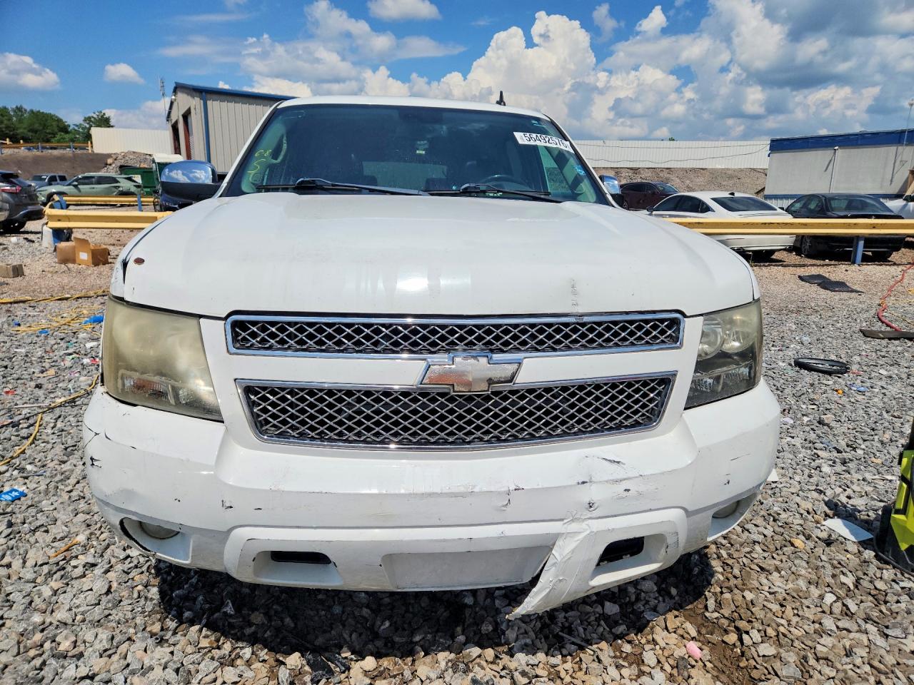 2009 Chevrolet Suburban C1500 Ltz Белый vin: 1GNFC36029J109956