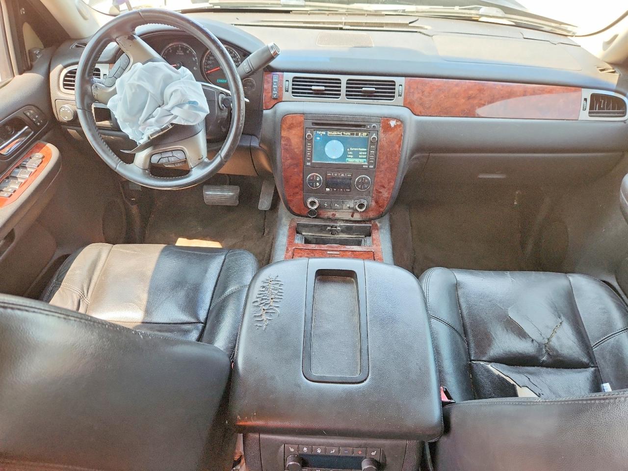 2009 Chevrolet Suburban C1500 Ltz Черный vin: 1GNFC36049J125172