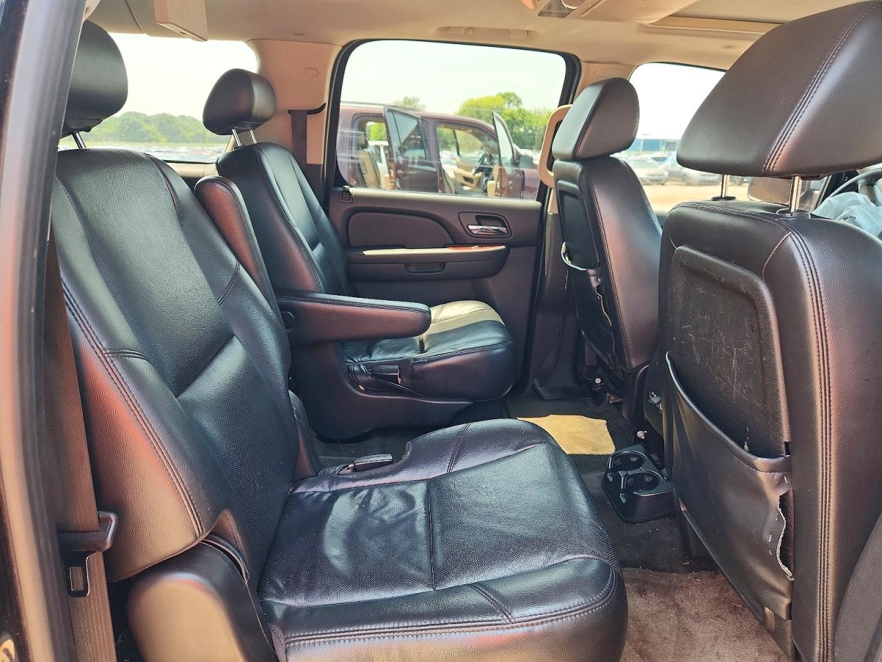 2009 Chevrolet Suburban C1500 Ltz Черный vin: 1GNFC36049J125172