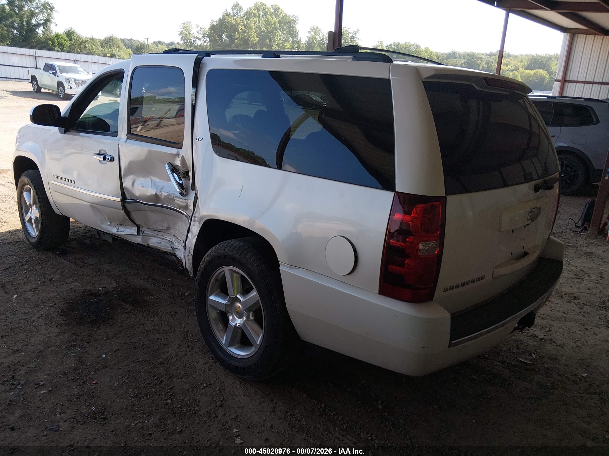 2009 Chevrolet Suburban 1500 Ltz Белый vin: 1GNFC36069R281862