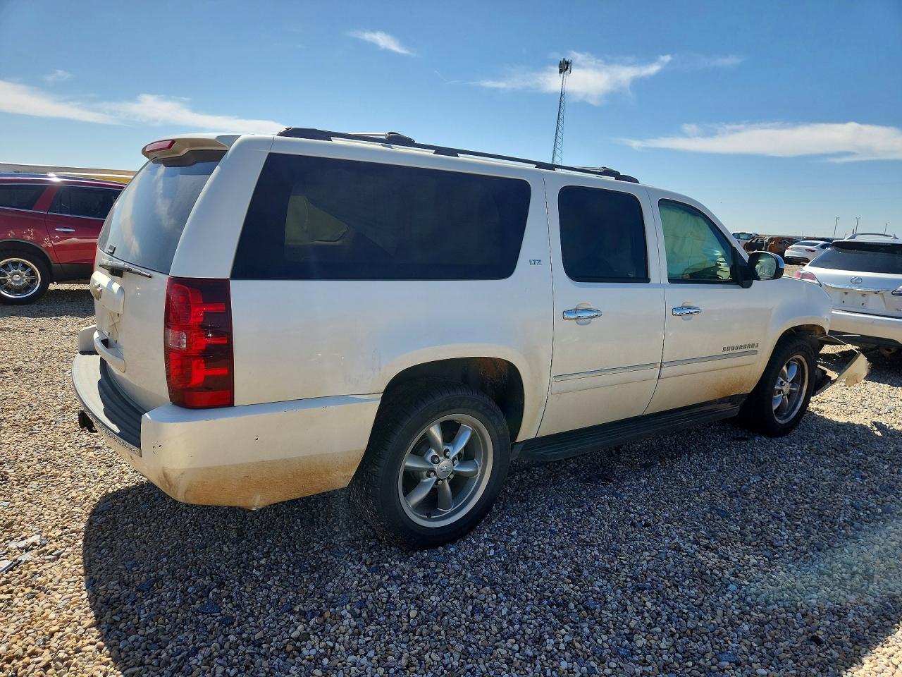 2009 Chevrolet Suburban C1500 Ltz Cream vin: 1GNFC36J19R184044