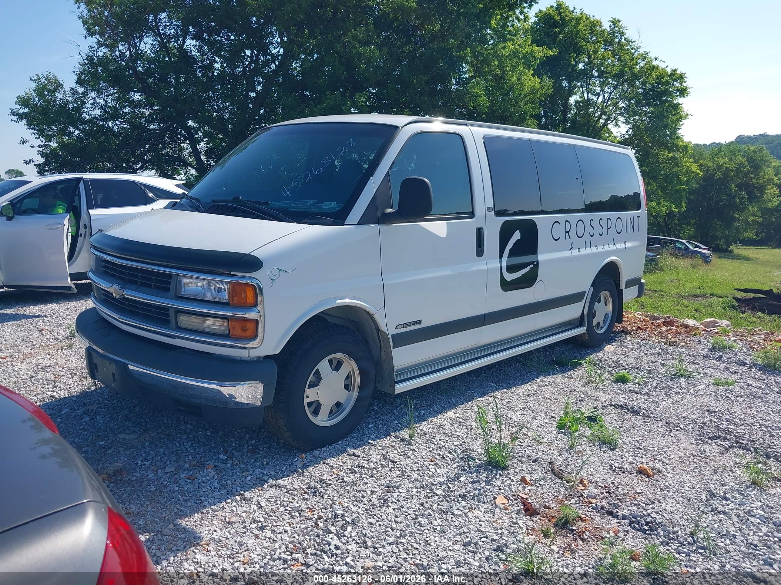1998 Chevrolet Express   White vin: 1GNFG15R3W1057757