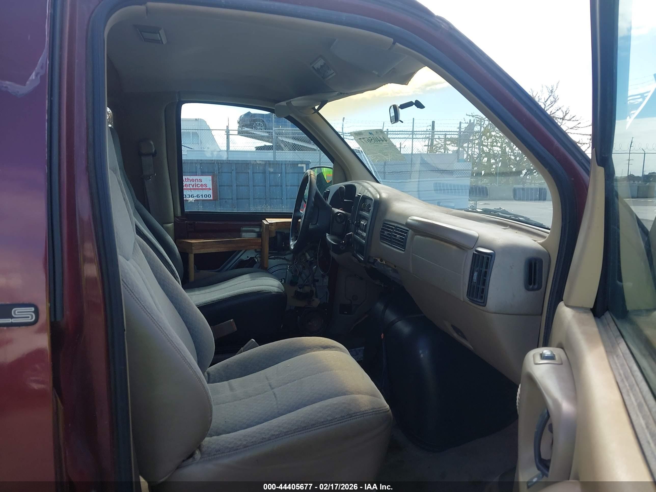 1998 Chevrolet Express   Burgundy vin: 1GNFG15R6W1036174