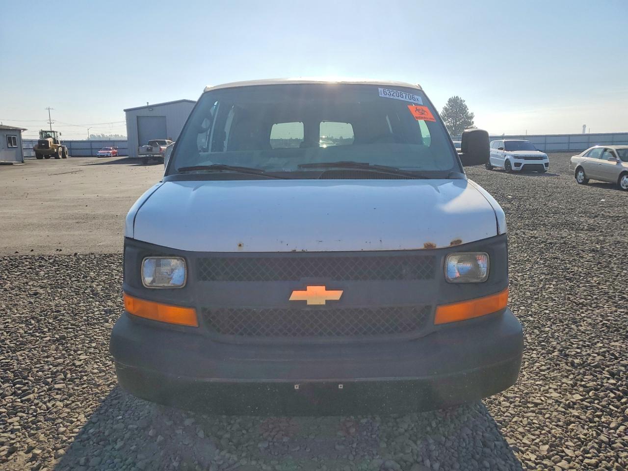 2007 Chevrolet Express G1500 Белый vin: 1GNFG15T171180759