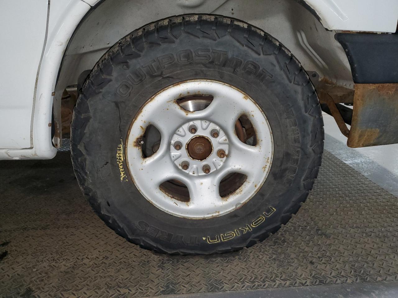2008 Chevrolet Express G1500 White vin: 1GNFH154X81158766 Damage: Right Front Wheel, Rust, Repair Required