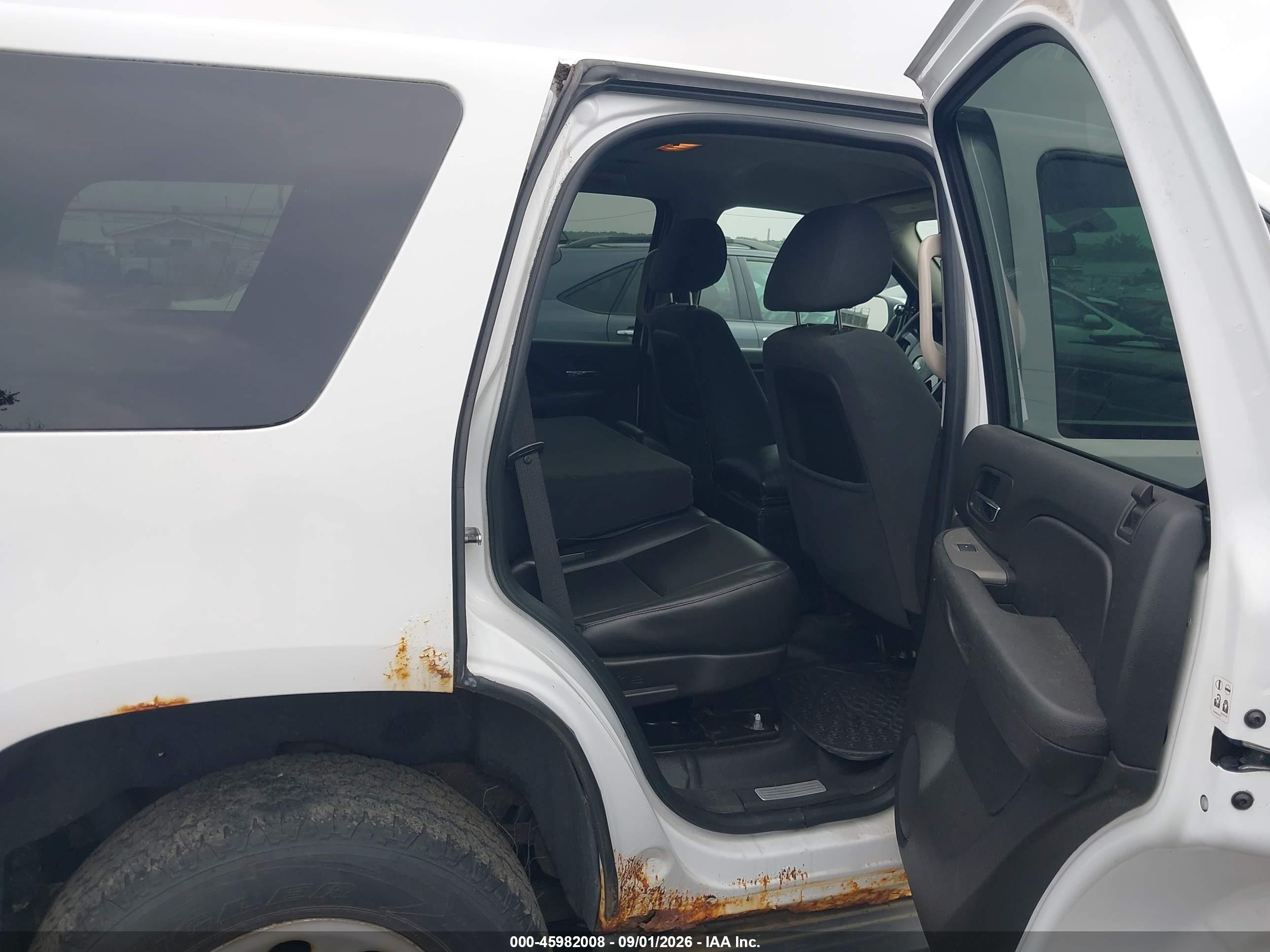 2009 Chevrolet Tahoe Special Services White vin: 1GNFK03059R142571