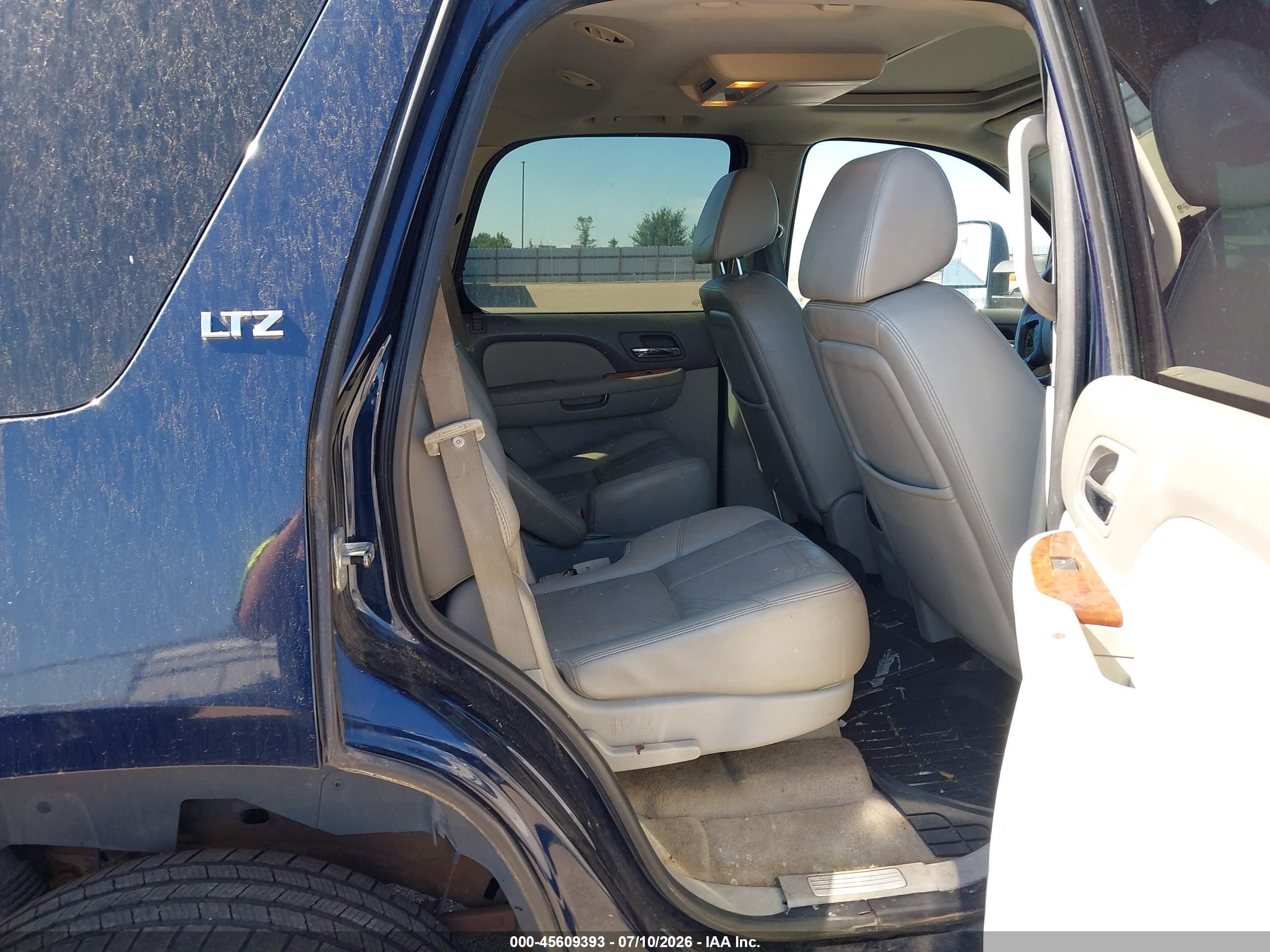 2007 Chevrolet Tahoe Ltz Dark Blue vin: 1GNFK13007R157255