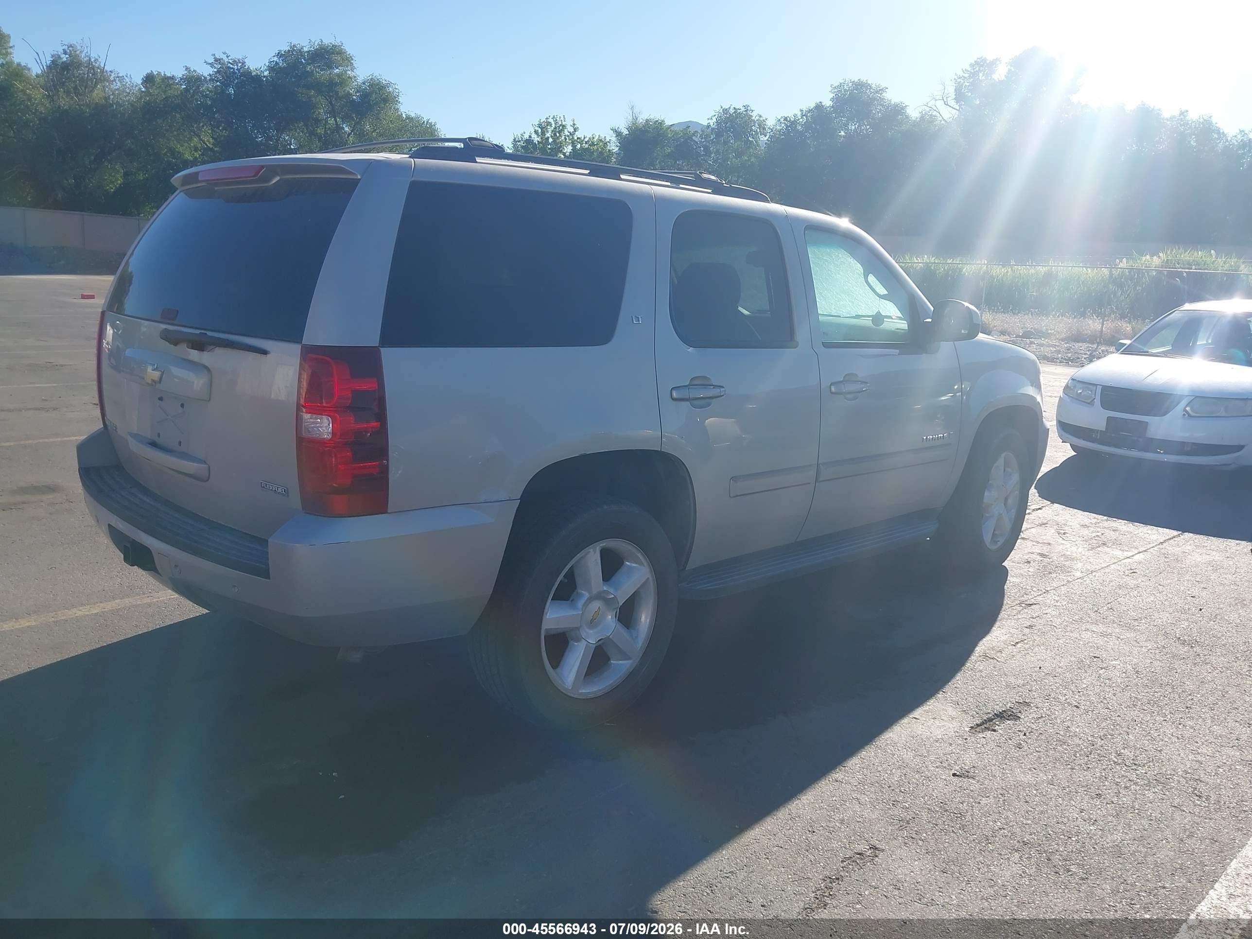 2007 Chevrolet Tahoe K1500 Серебряный vin: 1GNFK13007R2305  