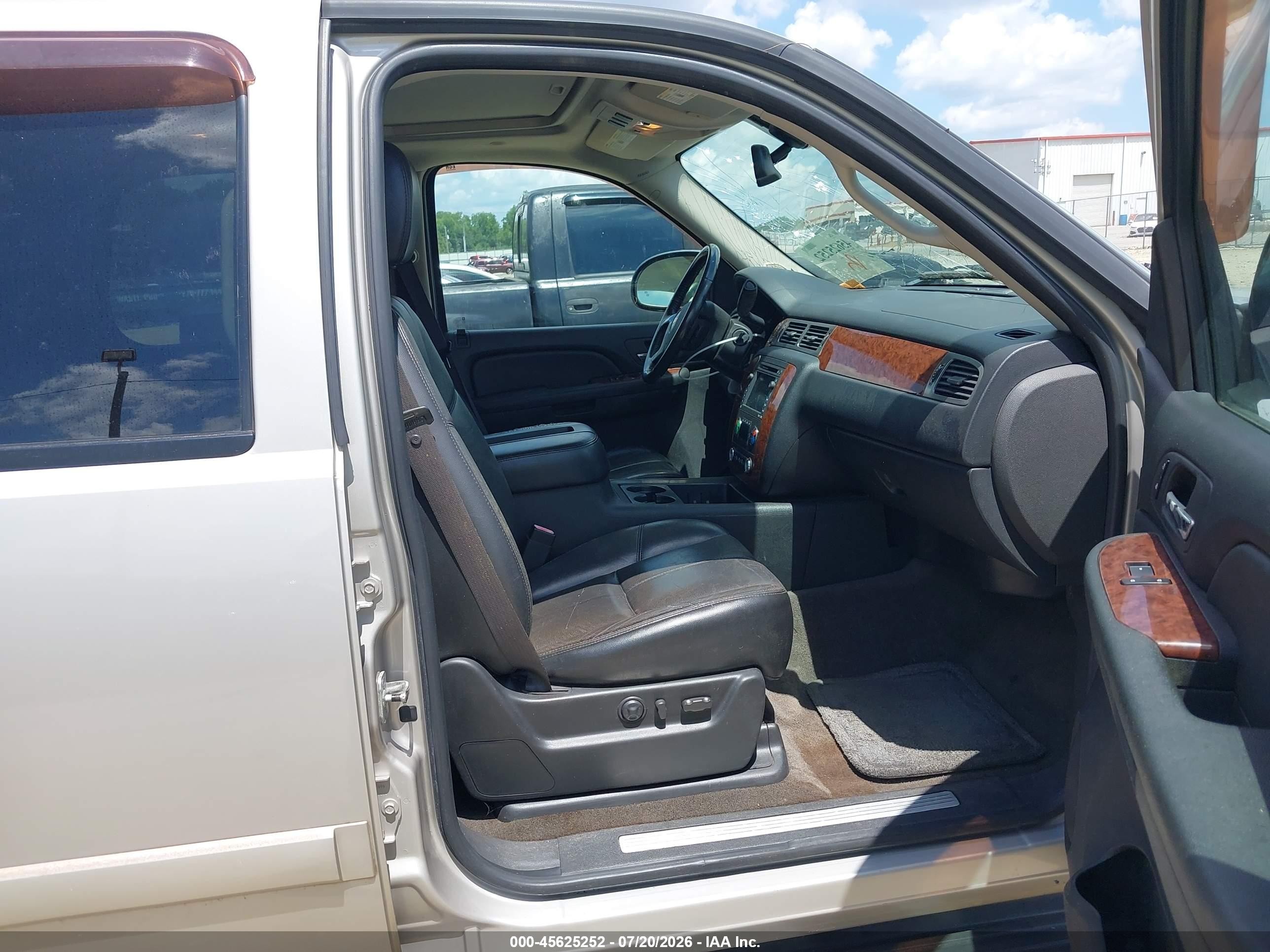 2007 Chevrolet Tahoe Ltz Tan vin: 1GNFK13007R260031