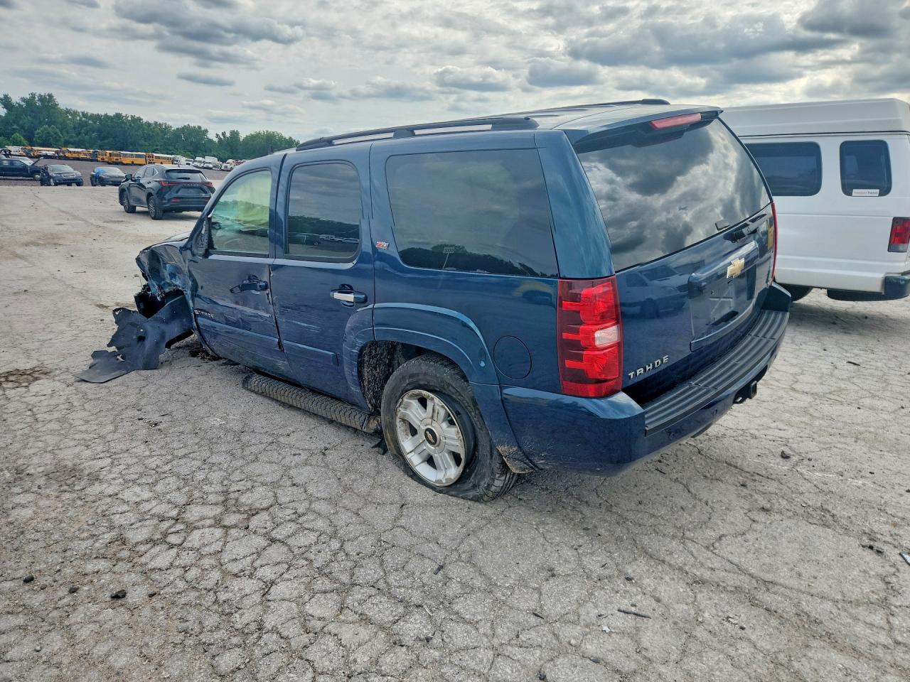 2007 Chevrolet Tahoe Синий vin: 1GNFK13007R404161