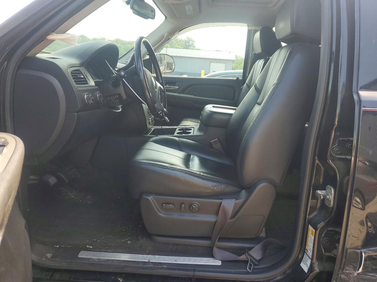 2008 Chevrolet Tahoe K1500 Black vin: 1GNFK13008R166152