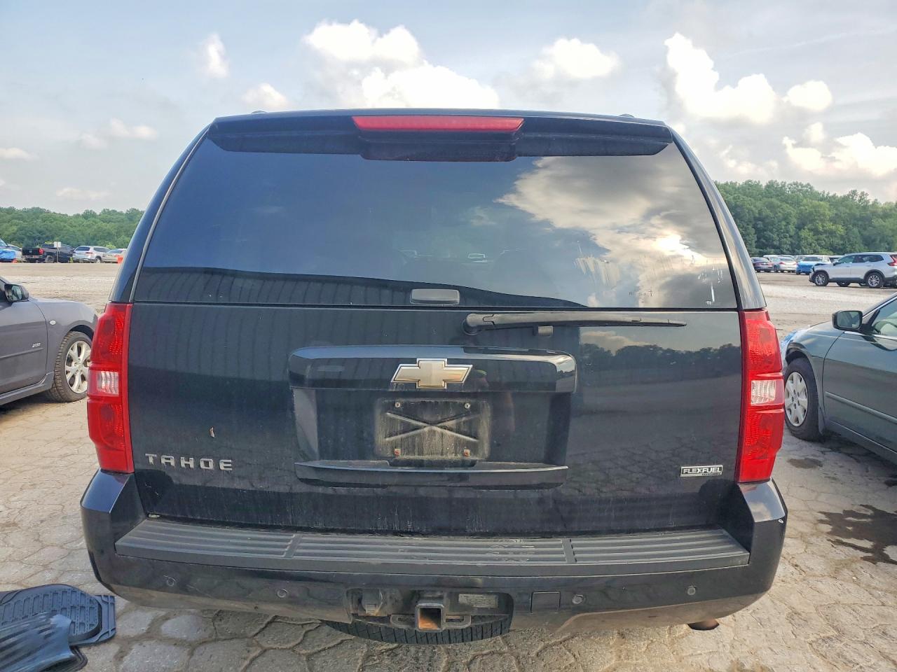 2008 Chevrolet Tahoe K1500 Black vin: 1GNFK13008R166152