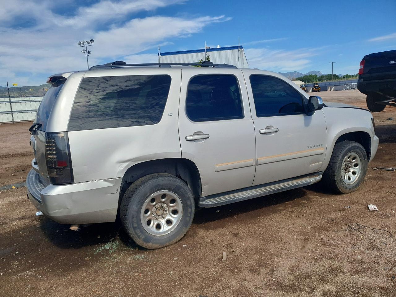 2008 Chevrolet Tahoe K1500 Beige vin: 1GNFK13008R170007