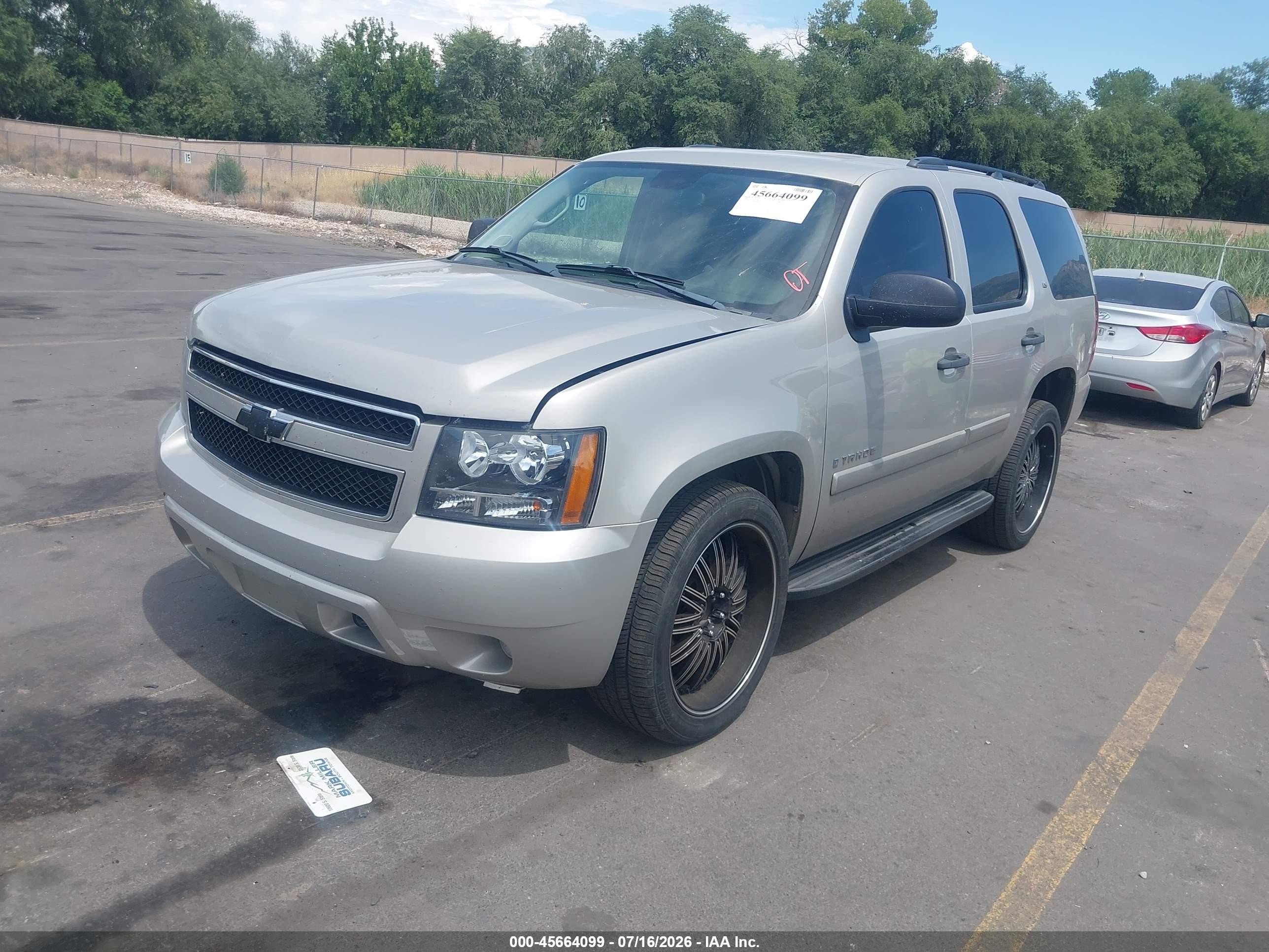 2009 Chevrolet Tahoe Ls Silver vin: 1GNFK13009R189805