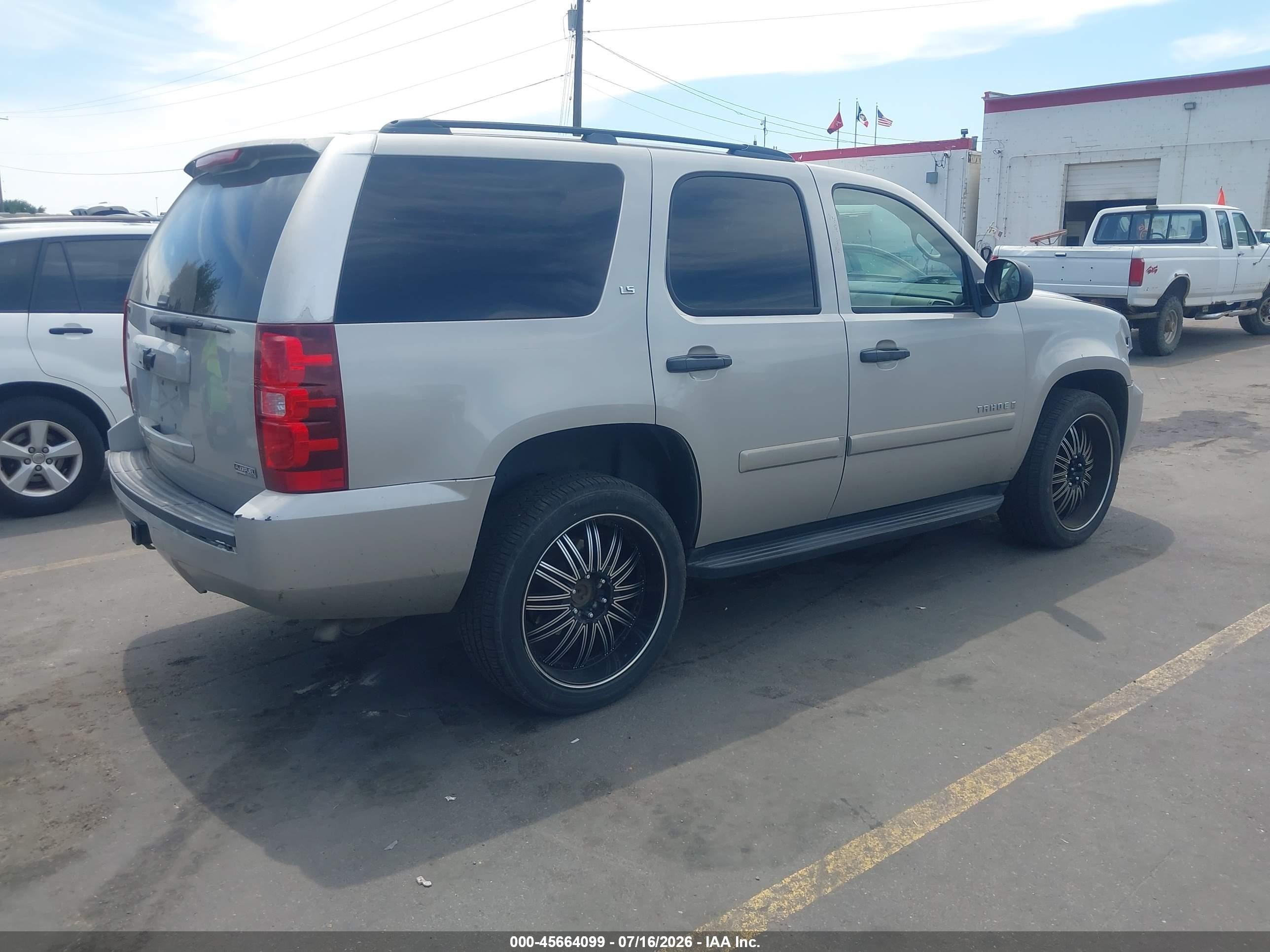 2009 Chevrolet Tahoe Ls Silver vin: 1GNFK13009R189805
