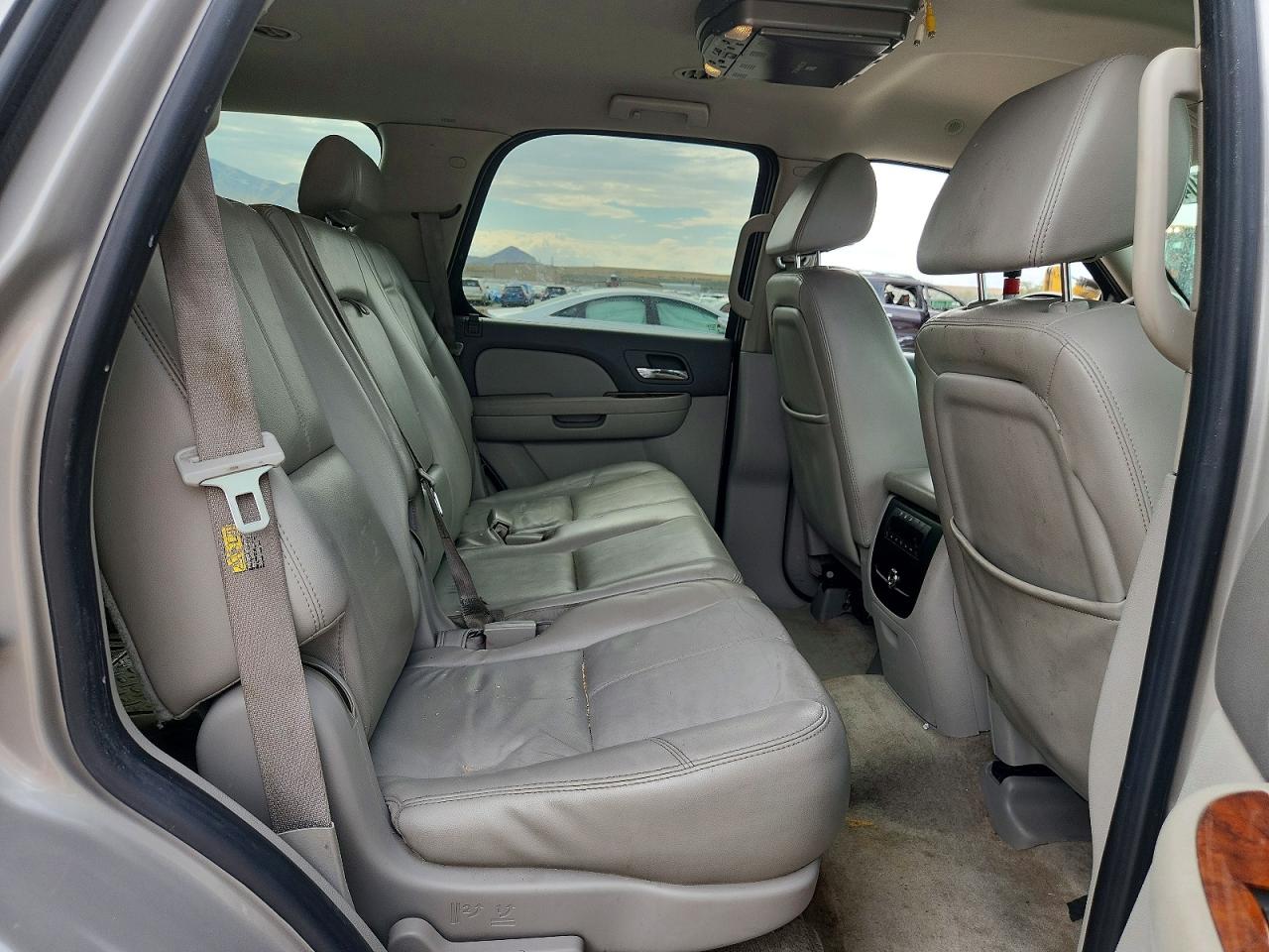 2007 Chevrolet Tahoe K1500 Желто-коричневый vin: 1GNFK13017J115689