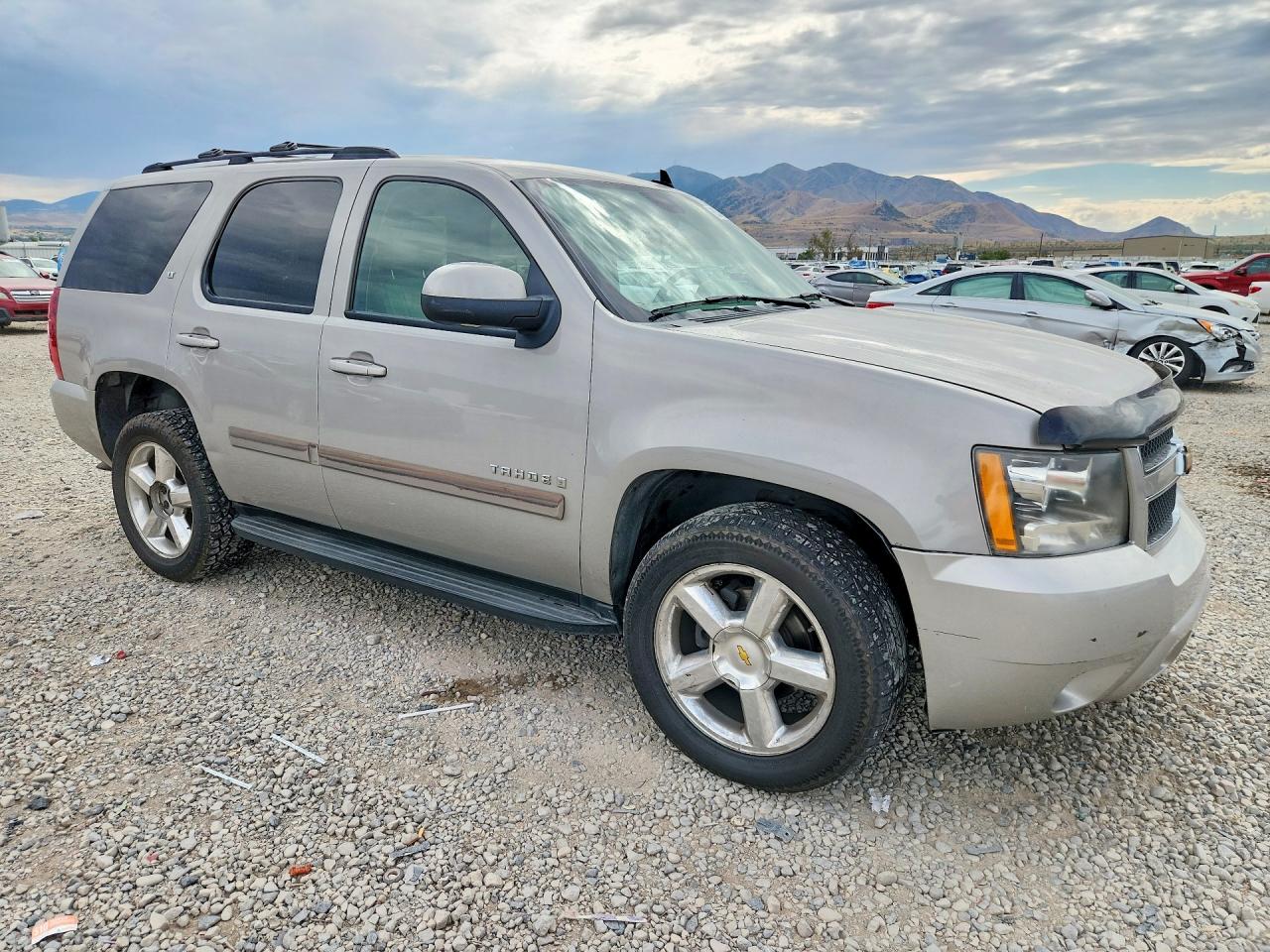 2007 Chevrolet Tahoe K1500 Желто-коричневый vin: 1GNFK13017J115689