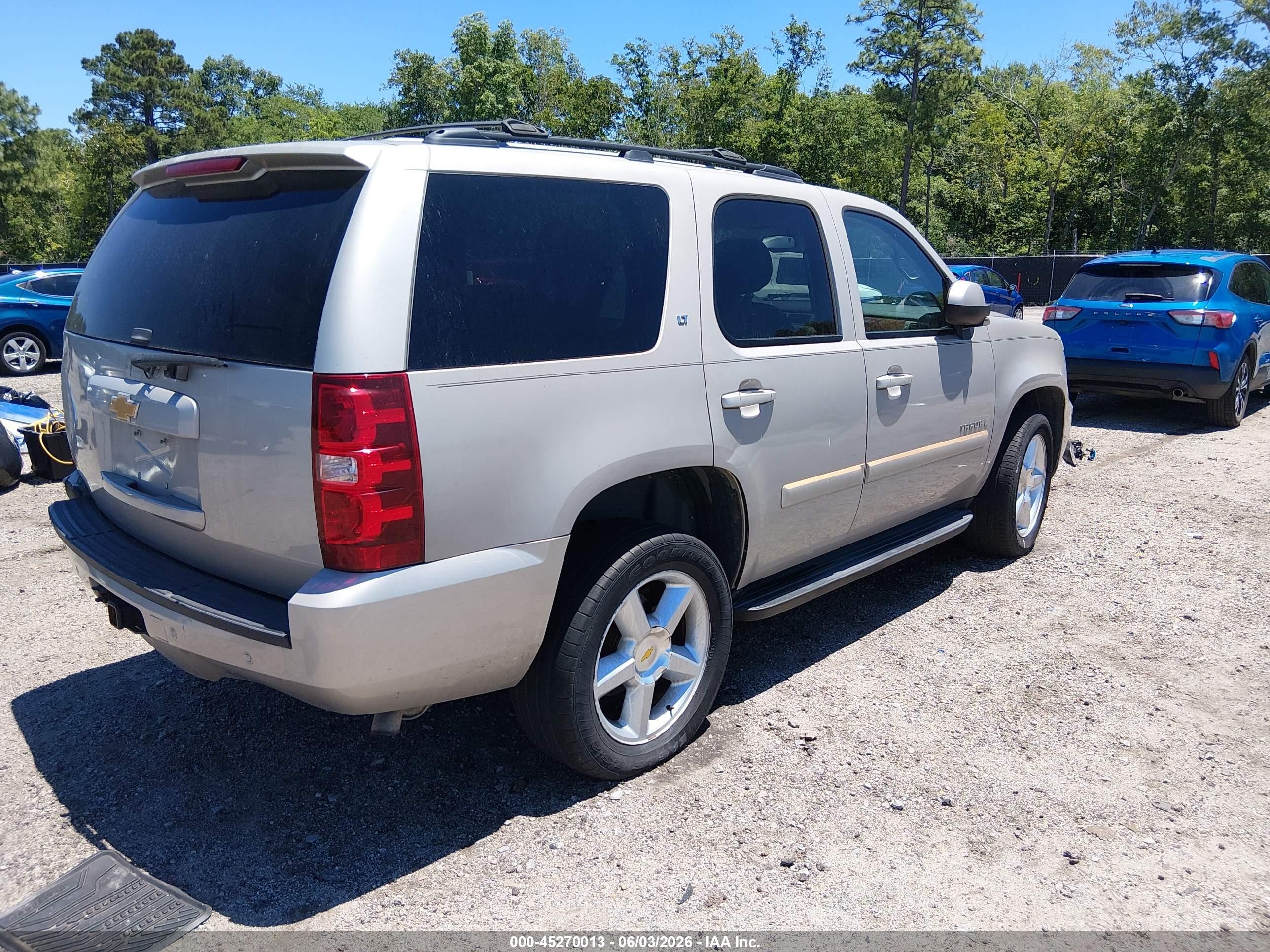 2008 Chevrolet Tahoe Lt Gray vin: 1GNFK13018J142540