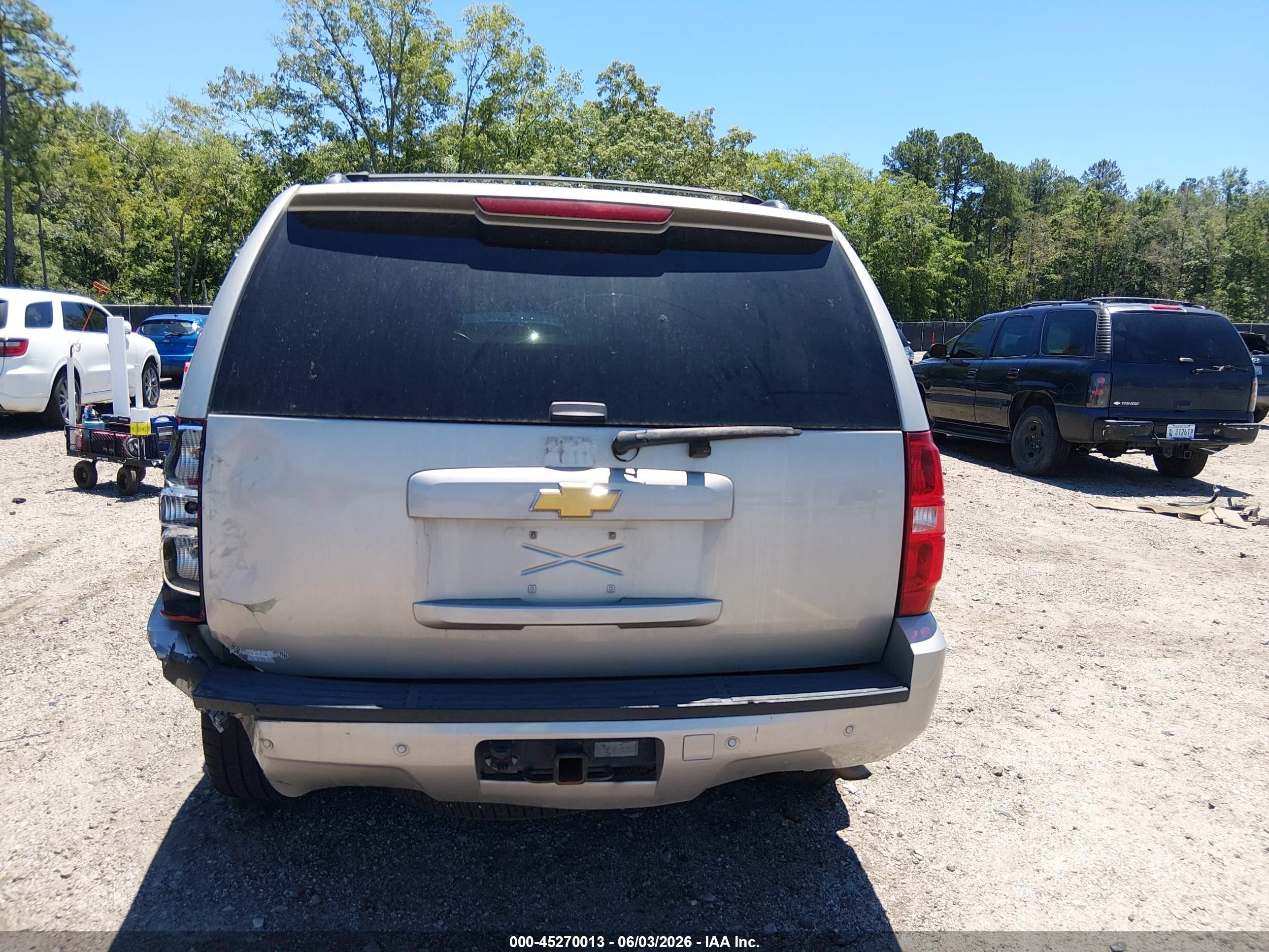 2008 Chevrolet Tahoe Lt Gray vin: 1GNFK13018J142540